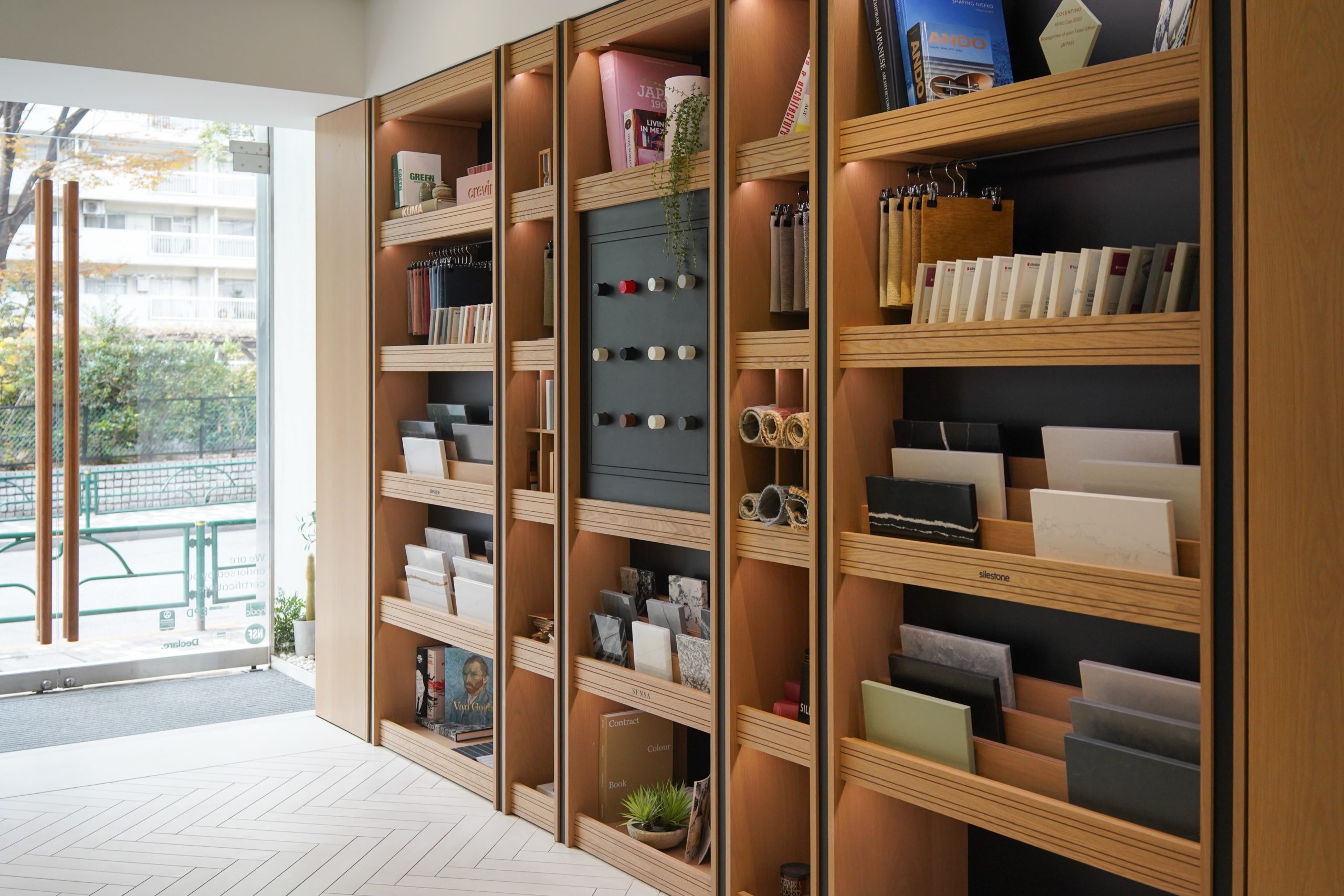 title: 12.10｜コセンティーノシティ東京の訪問 | Page No,632 | No.1 | sync-furniture | 株式会社 SYNC | 福岡県 家具工房 | オーダーメイドキッチン