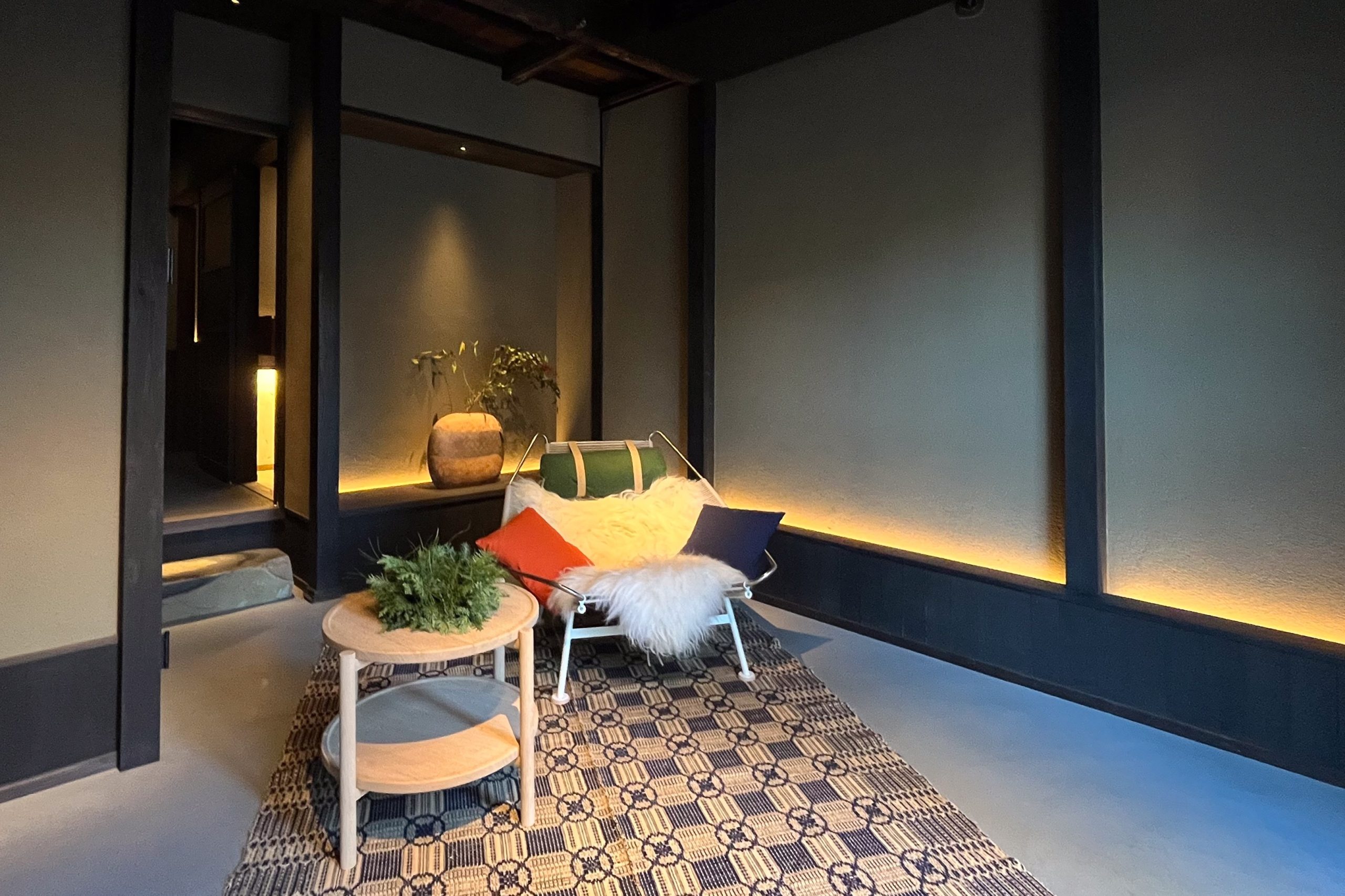 title: 12.22｜ハンス・ウェグナー展 | Page No,640 | No.8 | sync-furniture | 株式会社 SYNC | 福岡県 家具工房 | オーダーメイドキッチン