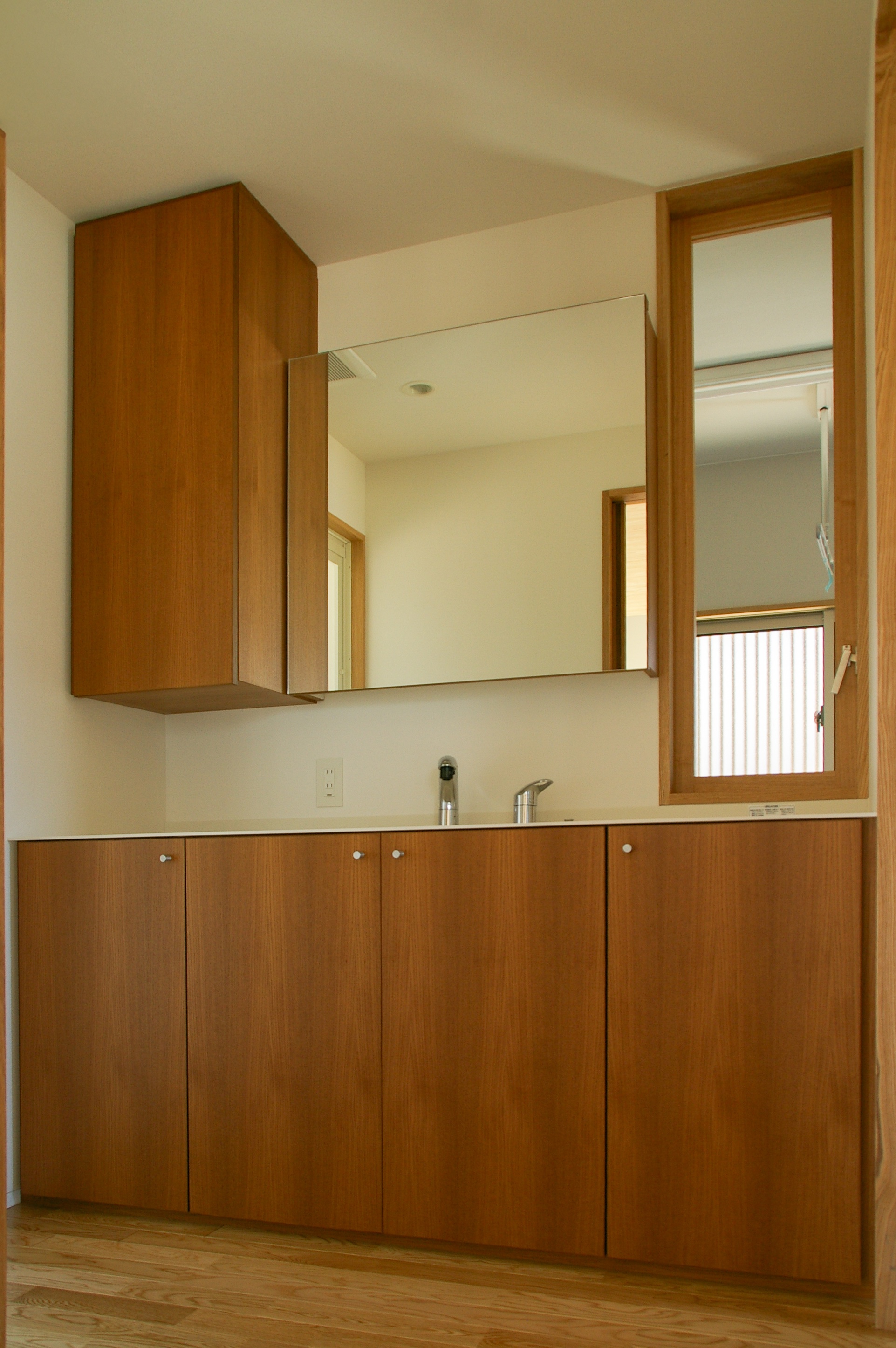 title: HOUSE 19 | Page No,13 | No.5 | sync-furniture | 株式会社 SYNC | 福岡県 家具工房 | オーダーメイドキッチン