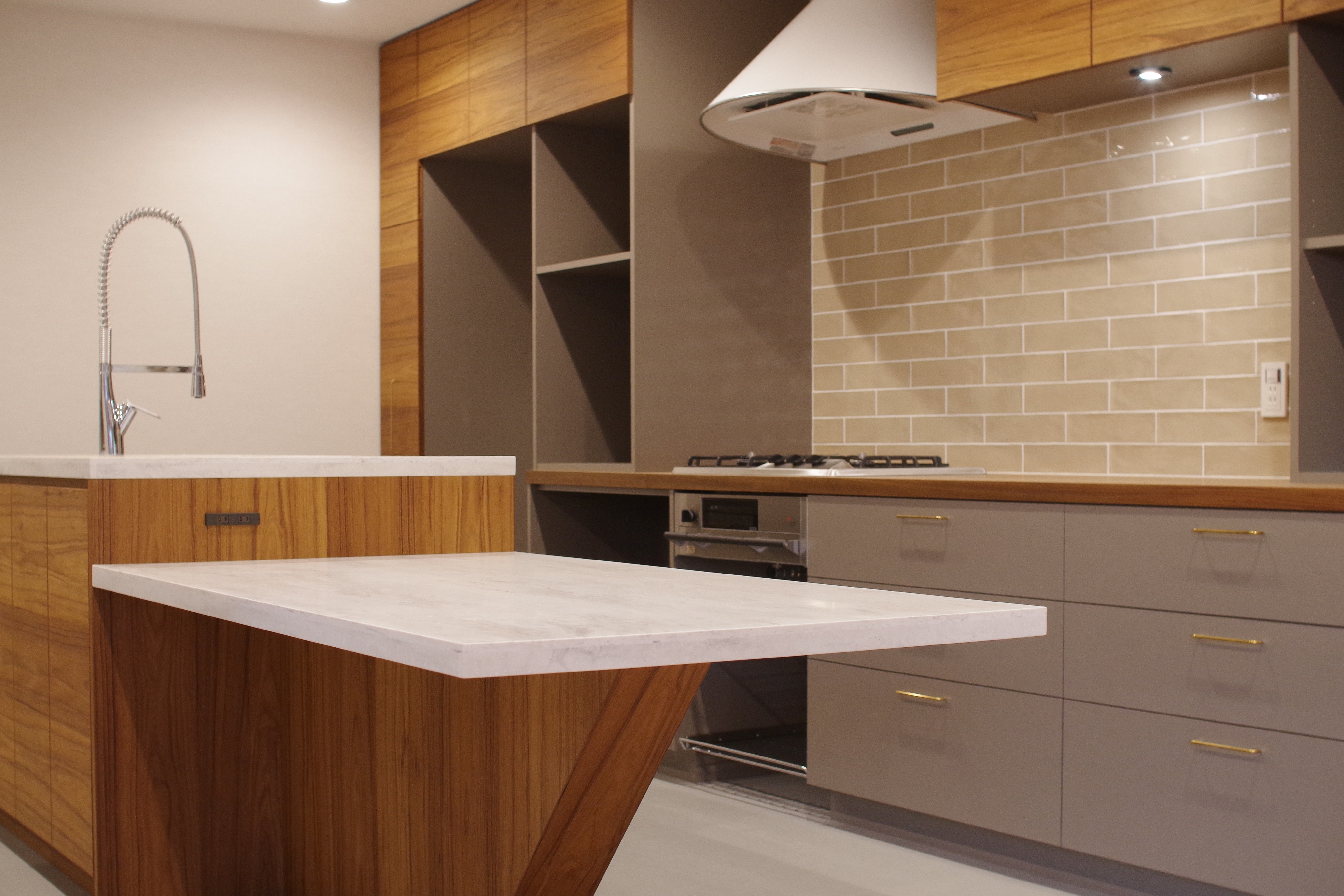 title: HOUSE 72 | Page No,79 | No.2 | sync-furniture | 株式会社 SYNC | 福岡県 家具工房 | オーダーメイドキッチン