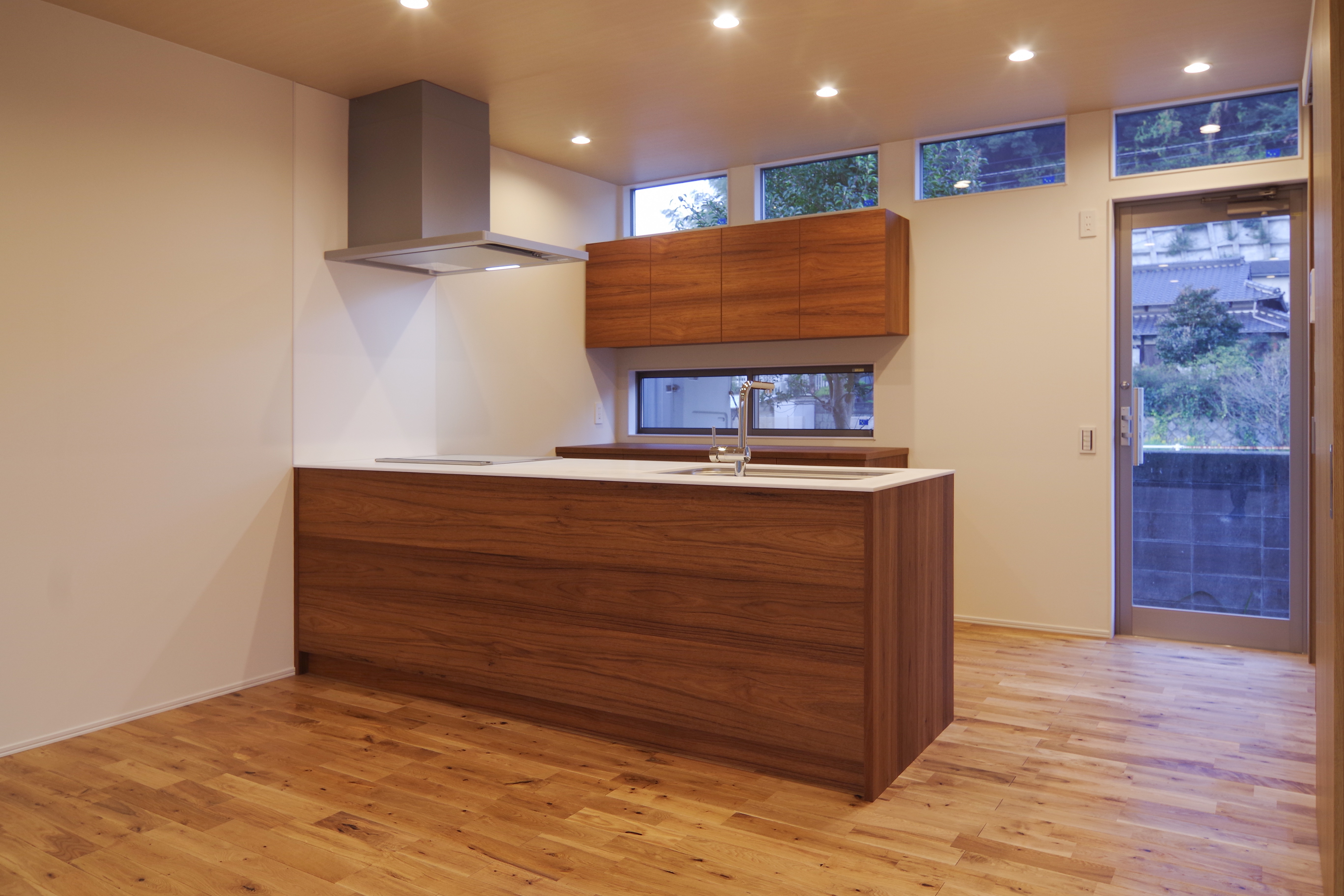 title: HOUSE 77 | Page No,84 | No.2 | sync-furniture | 株式会社 SYNC | 福岡県 家具工房 | オーダーメイドキッチン