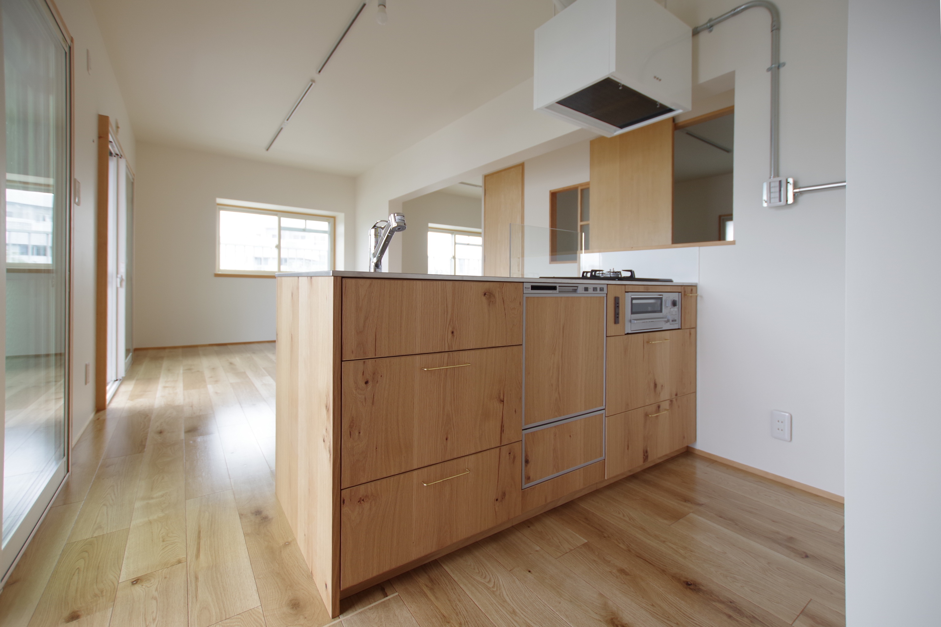 title: HOUSE 94 | Page No,102 | No.2 | sync-furniture | 株式会社 SYNC | 福岡県 家具工房 | オーダーメイドキッチン