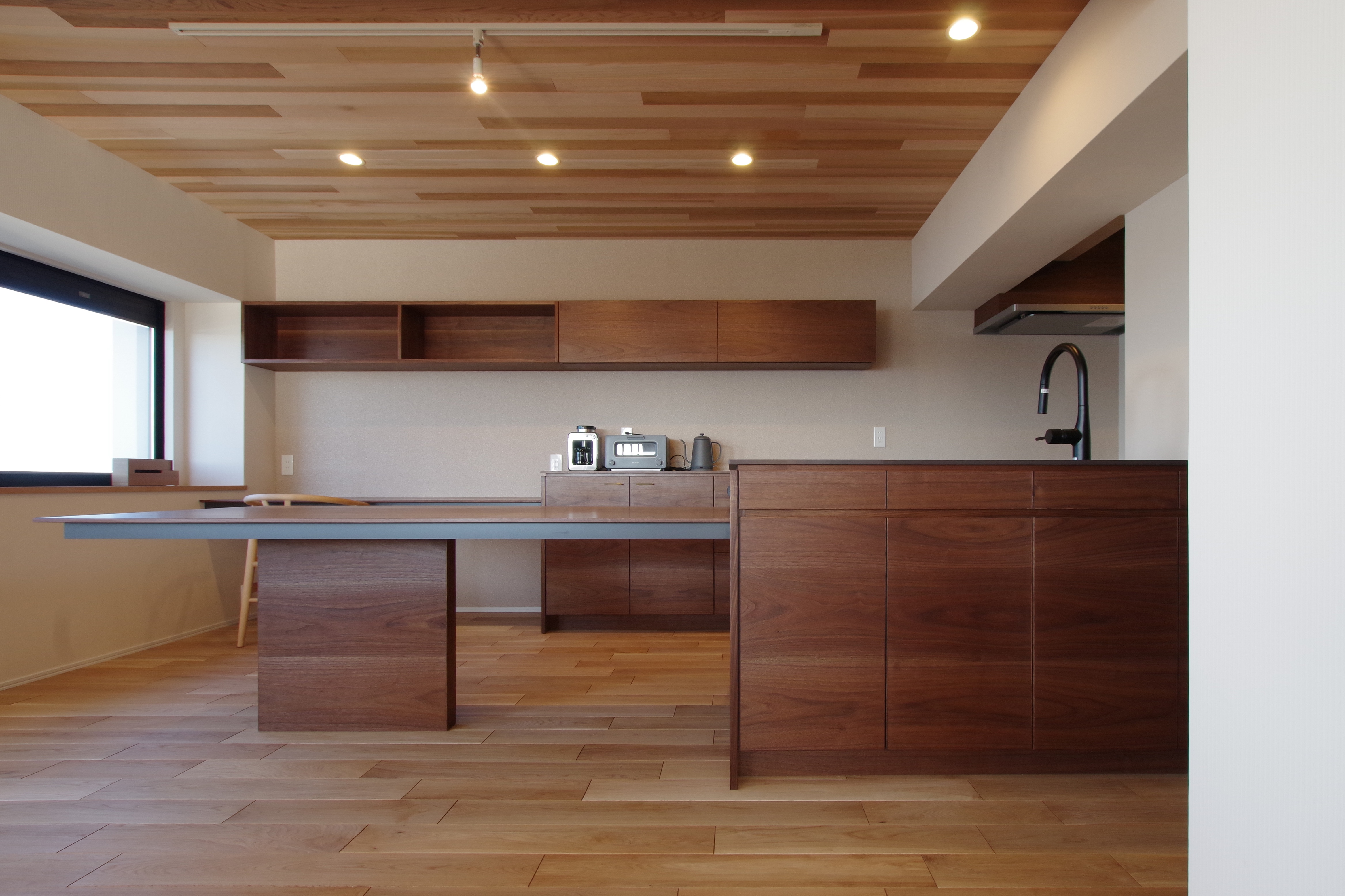 title: HOUSE 98 | Page No,106 | No.2 | sync-furniture | 株式会社 SYNC | 福岡県 家具工房 | オーダーメイドキッチン