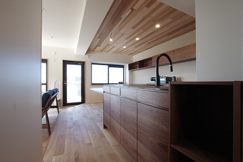 title: HOUSE 98 | Page No,106 | No.8 | sync-furniture | 株式会社 SYNC | 福岡県 家具工房 | オーダーメイドキッチン