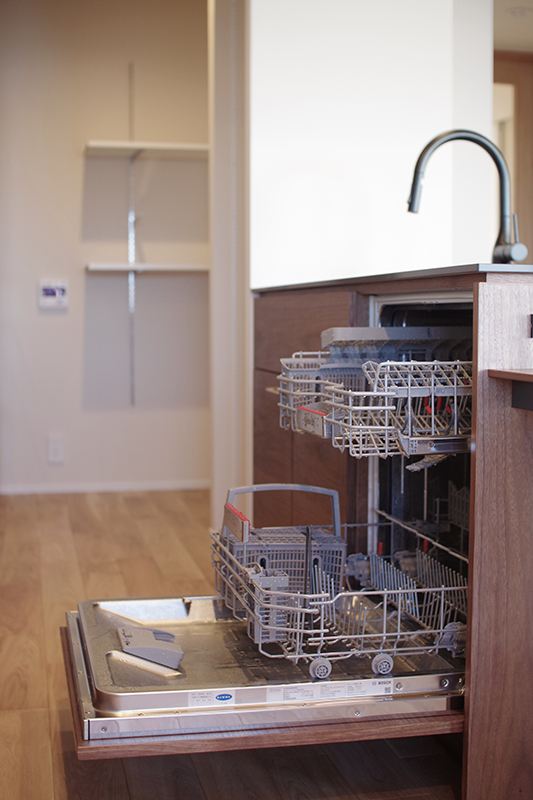 title: HOUSE 98 | Page No,106 | No.10 | sync-furniture | 株式会社 SYNC | 福岡県 家具工房 | オーダーメイドキッチン