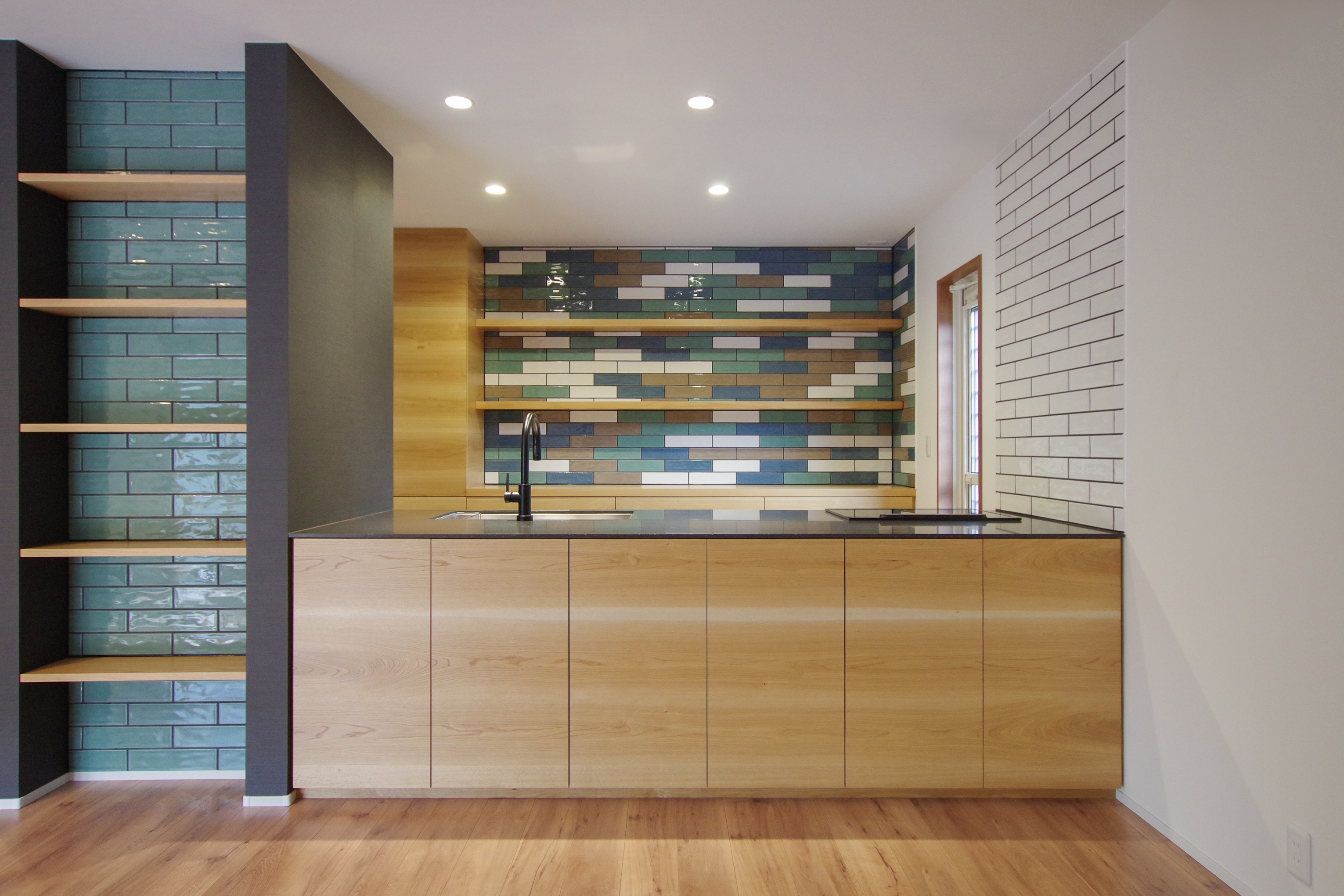 title: HOUSE 102 | Page No,112 | No.2 | sync-furniture | 株式会社 SYNC | 福岡県 家具工房 | オーダーメイドキッチン