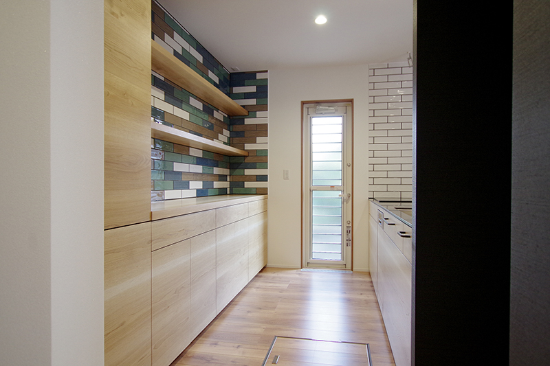 title: HOUSE 102 | Page No,112 | No.3 | sync-furniture | 株式会社 SYNC | 福岡県 家具工房 | オーダーメイドキッチン