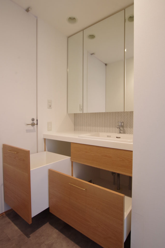 title: HOUSE 106 | Page No,117 | No.15 | sync-furniture | 株式会社 SYNC | 福岡県 家具工房 | オーダーメイドキッチン