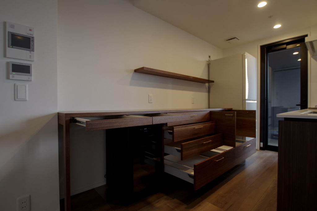 title: HOUSE 111 | Page No,122 | No.7 | sync-furniture | 株式会社 SYNC | 福岡県 家具工房 | オーダーメイドキッチン