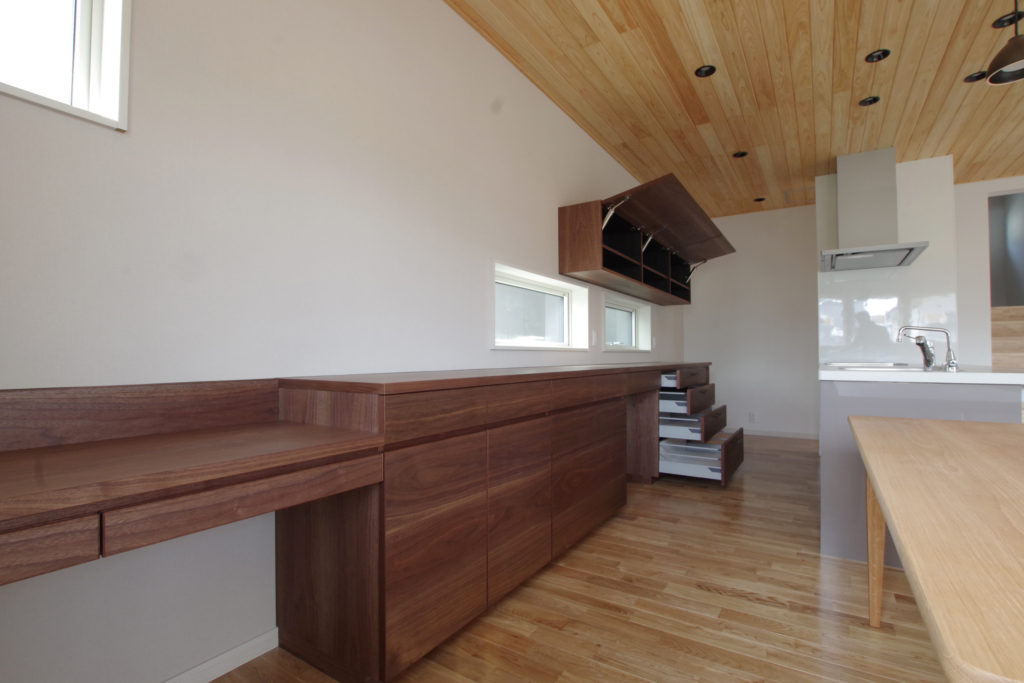 title: HOUSE 109 | Page No,120 | No.4 | sync-furniture | 株式会社 SYNC | 福岡県 家具工房 | オーダーメイドキッチン