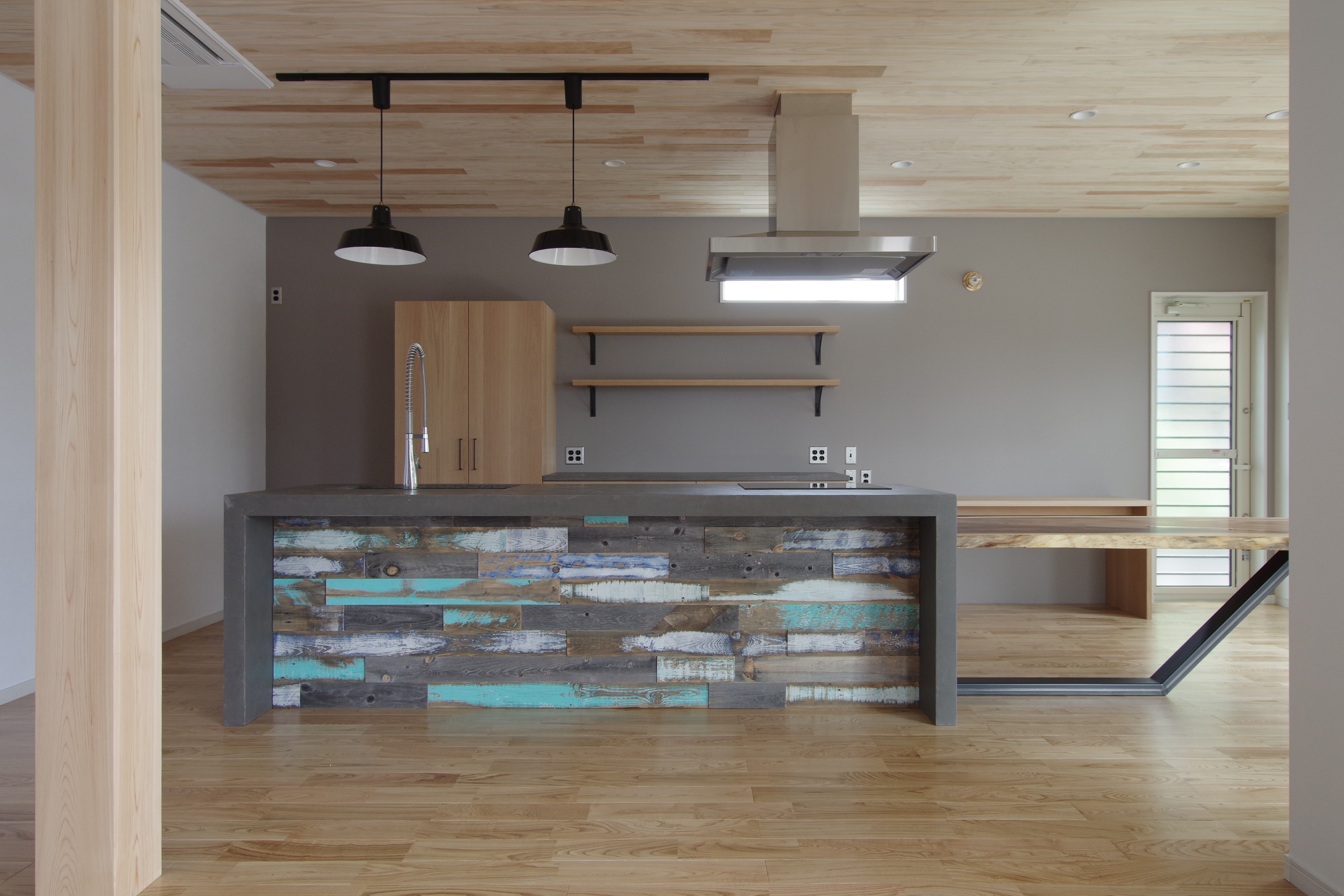 title: HOUSE 117 | Page No,128 | No.1 | sync-furniture | 株式会社 SYNC | 福岡県 家具工房 | オーダーメイドキッチン