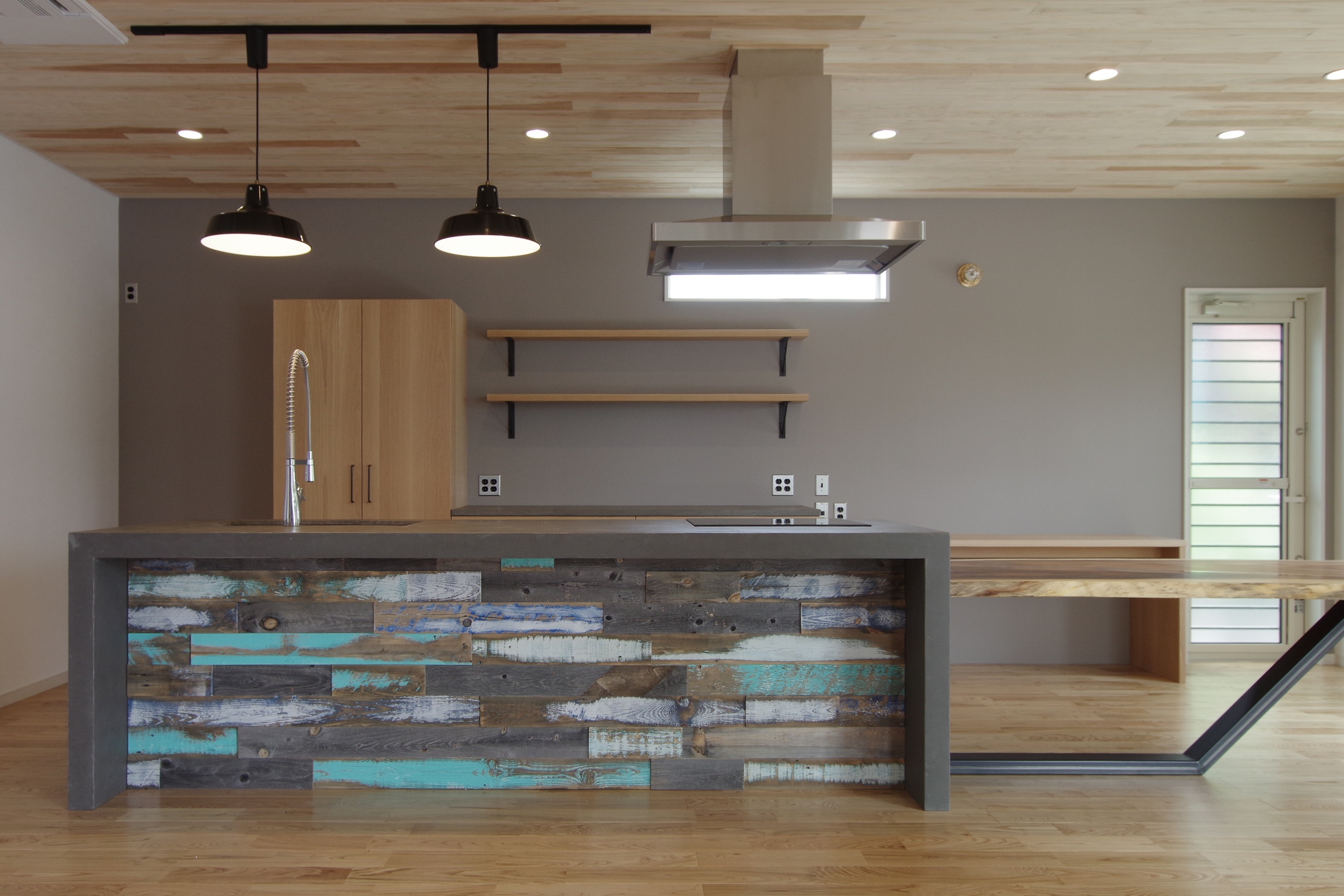 title: HOUSE 117 | Page No,128 | No.2 | sync-furniture | 株式会社 SYNC | 福岡県 家具工房 | オーダーメイドキッチン