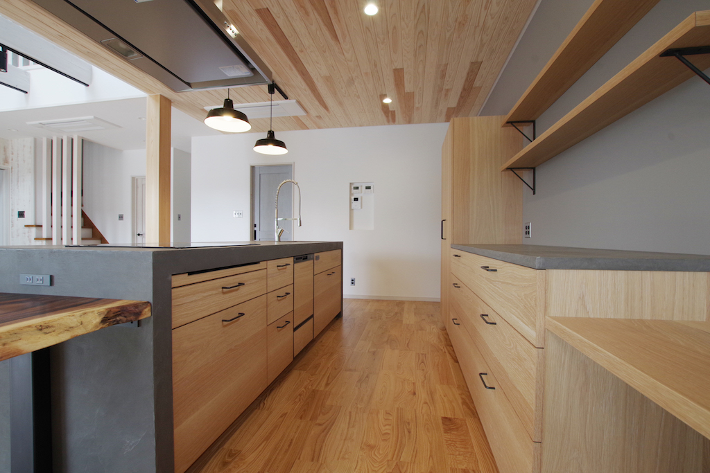 title: HOUSE 117 | Page No,128 | No.5 | sync-furniture | 株式会社 SYNC | 福岡県 家具工房 | オーダーメイドキッチン