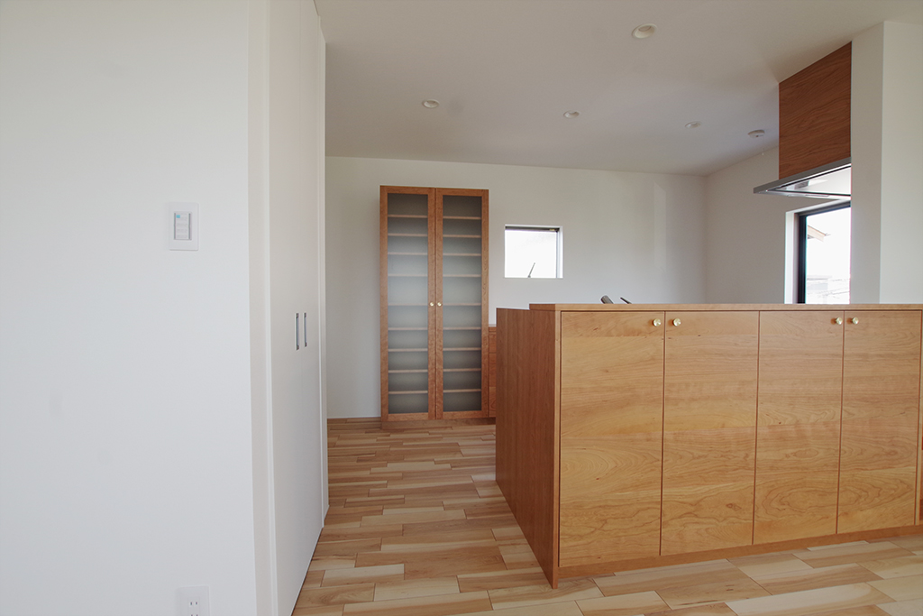 title: HOUSE 118 | Page No,129 | No.4 | sync-furniture | 株式会社 SYNC | 福岡県 家具工房 | オーダーメイドキッチン