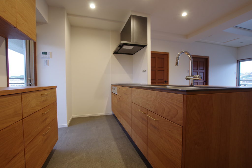 title: HOUSE 122 | Page No,133 | No.4 | sync-furniture | 株式会社 SYNC | 福岡県 家具工房 | オーダーメイドキッチン