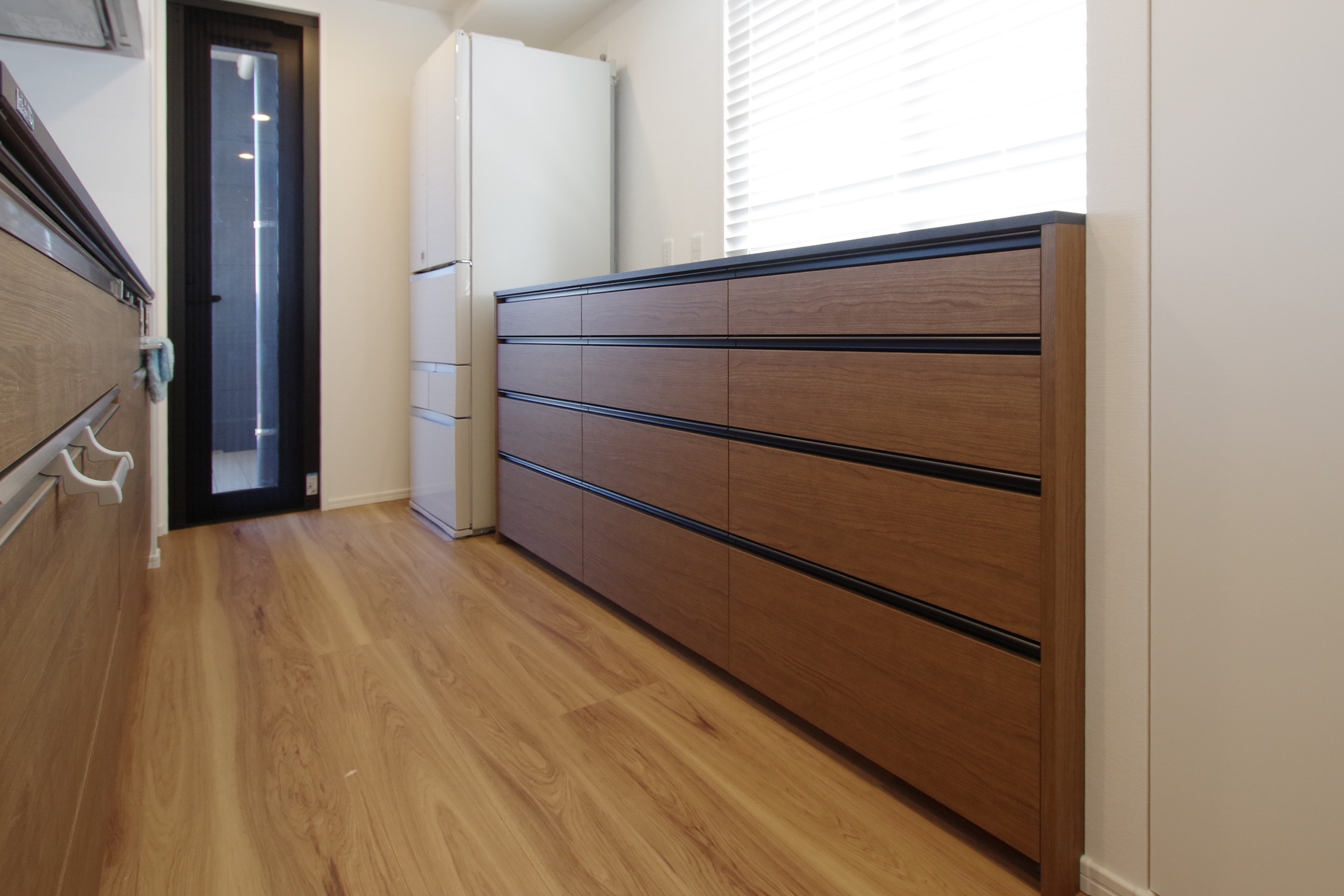 title: HOUSE 129 | Page No,140 | No.1 | sync-furniture | 株式会社 SYNC | 福岡県 家具工房 | オーダーメイドキッチン