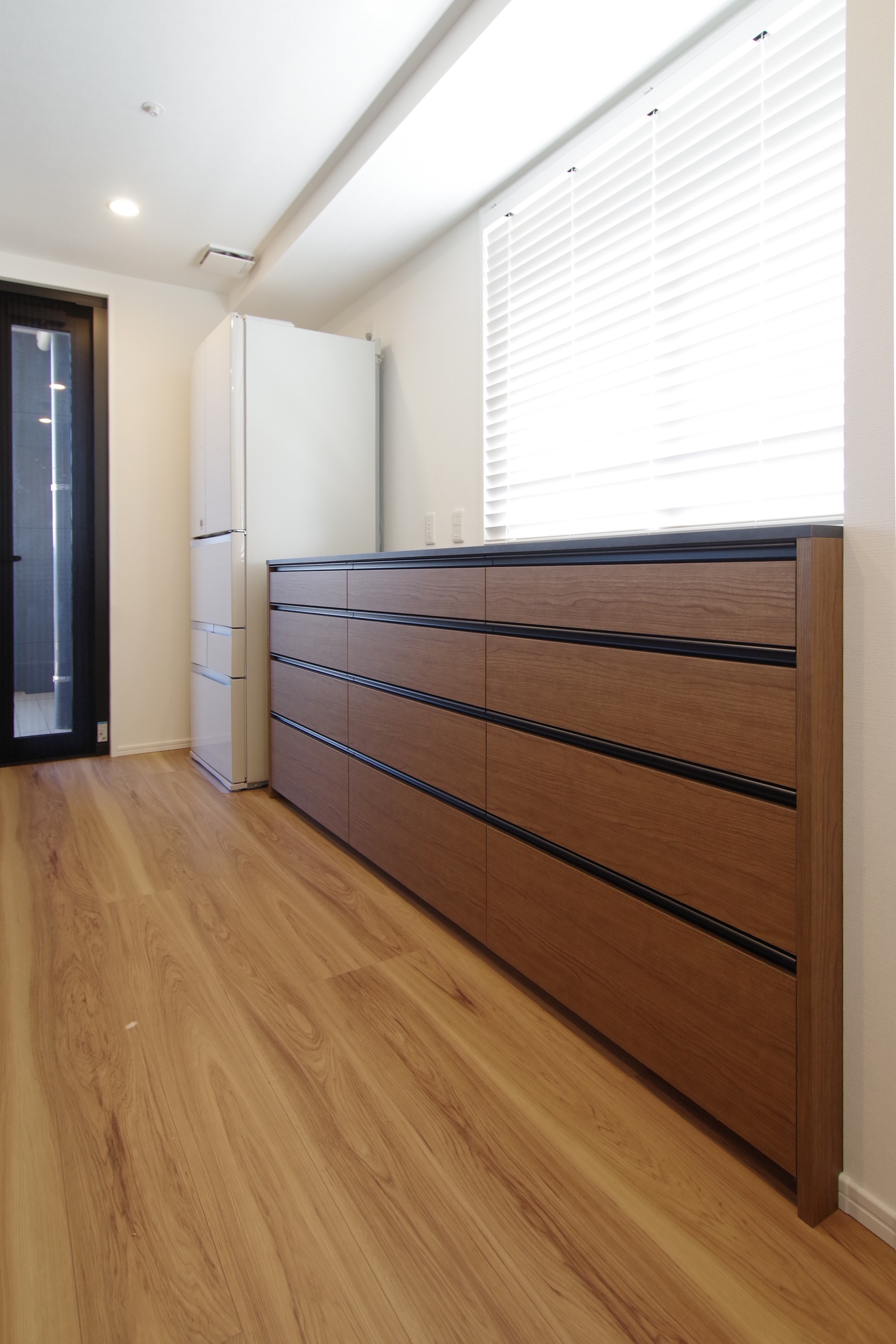 title: HOUSE 129 | Page No,140 | No.2 | sync-furniture | 株式会社 SYNC | 福岡県 家具工房 | オーダーメイドキッチン