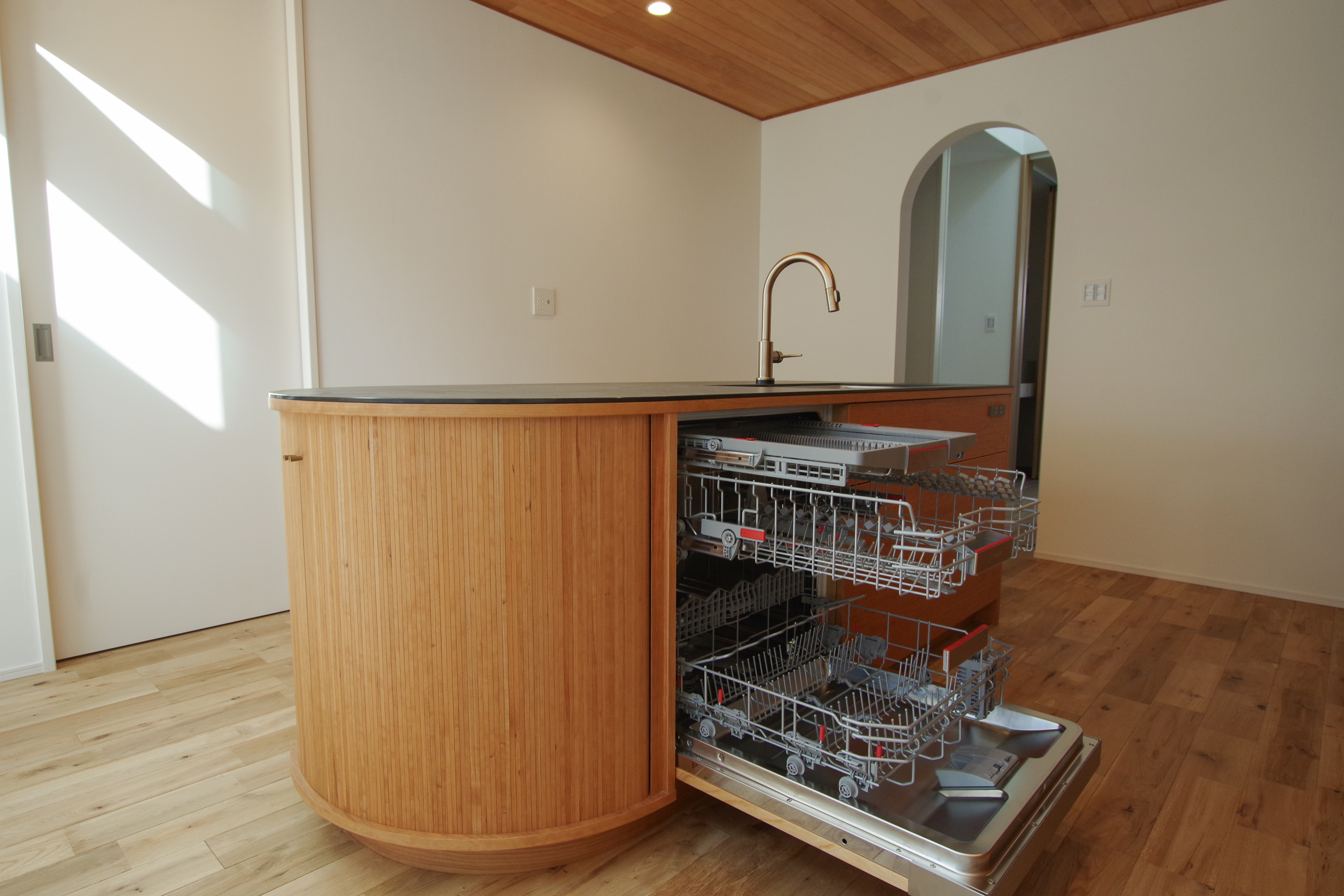 title: HOUSE 131 | Page No,142 | No.10 | sync-furniture | 株式会社 SYNC | 福岡県 家具工房 | オーダーメイドキッチン