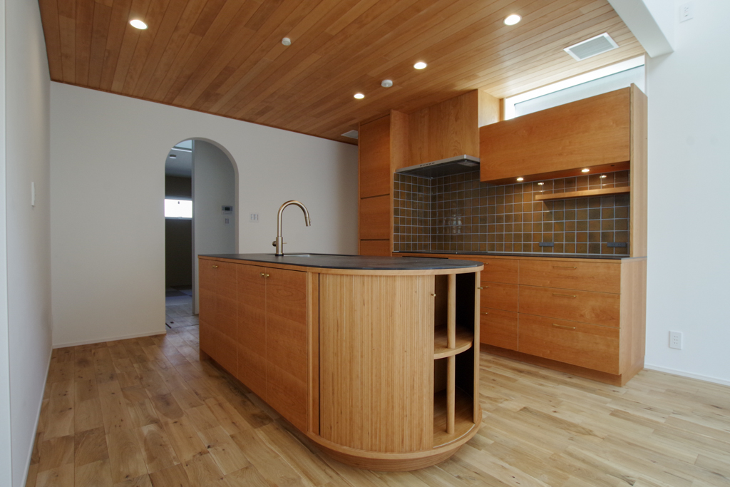 title: HOUSE 131 | Page No,142 | No.3 | sync-furniture | 株式会社 SYNC | 福岡県 家具工房 | オーダーメイドキッチン