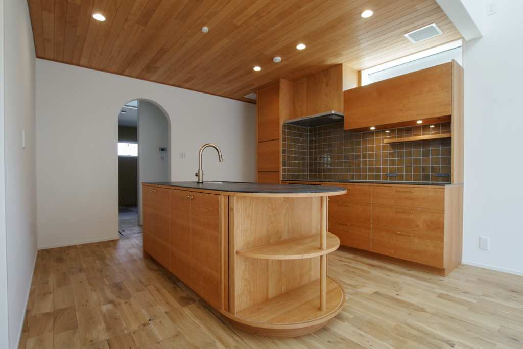 title: HOUSE 131 | Page No,142 | No.4 | sync-furniture | 株式会社 SYNC | 福岡県 家具工房 | オーダーメイドキッチン