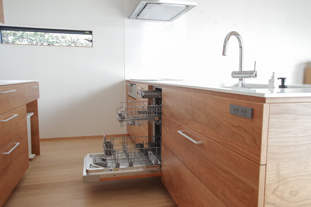 title: HOUSE 130 | Page No,141 | No.4 | sync-furniture | 株式会社 SYNC | 福岡県 家具工房 | オーダーメイドキッチン