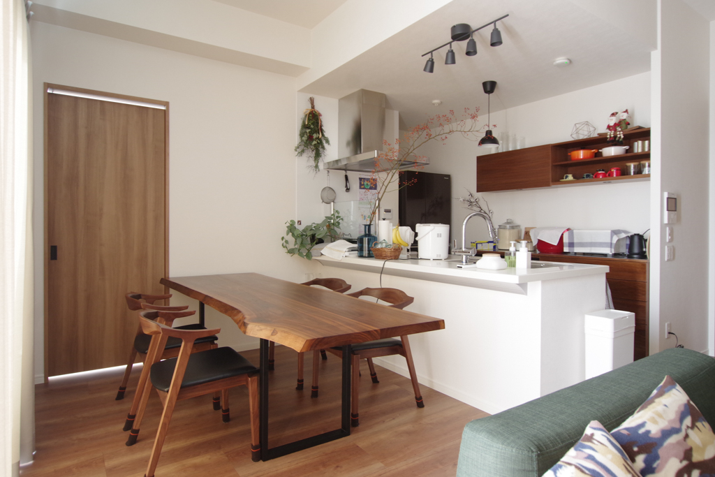 title: HOUSE 132 | Page No,143 | No.1 | sync-furniture | 株式会社 SYNC | 福岡県 家具工房 | オーダーメイドキッチン