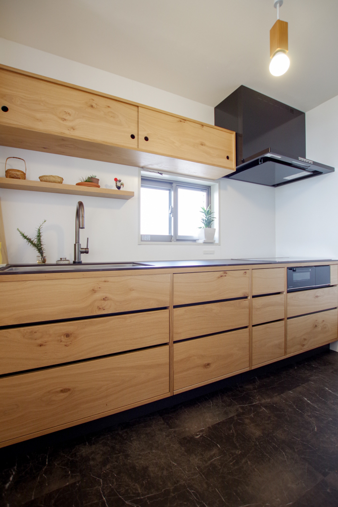 title: HOUSE 142 | Page No,153 | No.3 | sync-furniture | 株式会社 SYNC | 福岡県 家具工房 | オーダーメイドキッチン