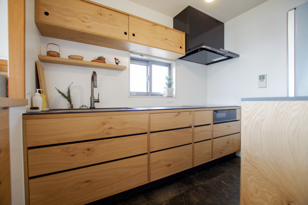 title: HOUSE 142 | Page No,153 | No.2 | sync-furniture | 株式会社 SYNC | 福岡県 家具工房 | オーダーメイドキッチン