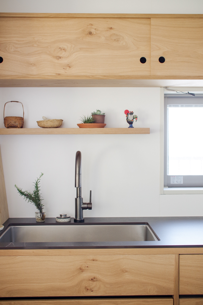 title: HOUSE 142 | Page No,153 | No.5 | sync-furniture | 株式会社 SYNC | 福岡県 家具工房 | オーダーメイドキッチン