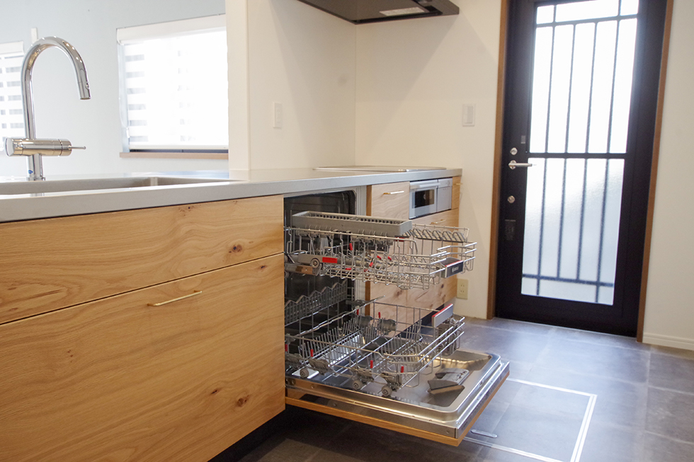 title: HOUSE 146 | Page No,157 | No.8 | sync-furniture | 株式会社 SYNC | 福岡県 家具工房 | オーダーメイドキッチン