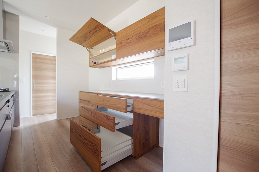 title: HOUSE 153 | Page No,165 | No.3 | sync-furniture | 株式会社 SYNC | 福岡県 家具工房 | オーダーメイドキッチン