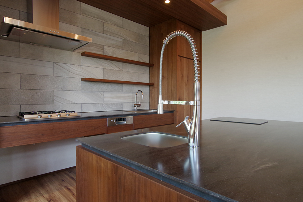 title: HOUSE 156 | Page No,168 | No.6 | sync-furniture | 株式会社 SYNC | 福岡県 家具工房 | オーダーメイドキッチン