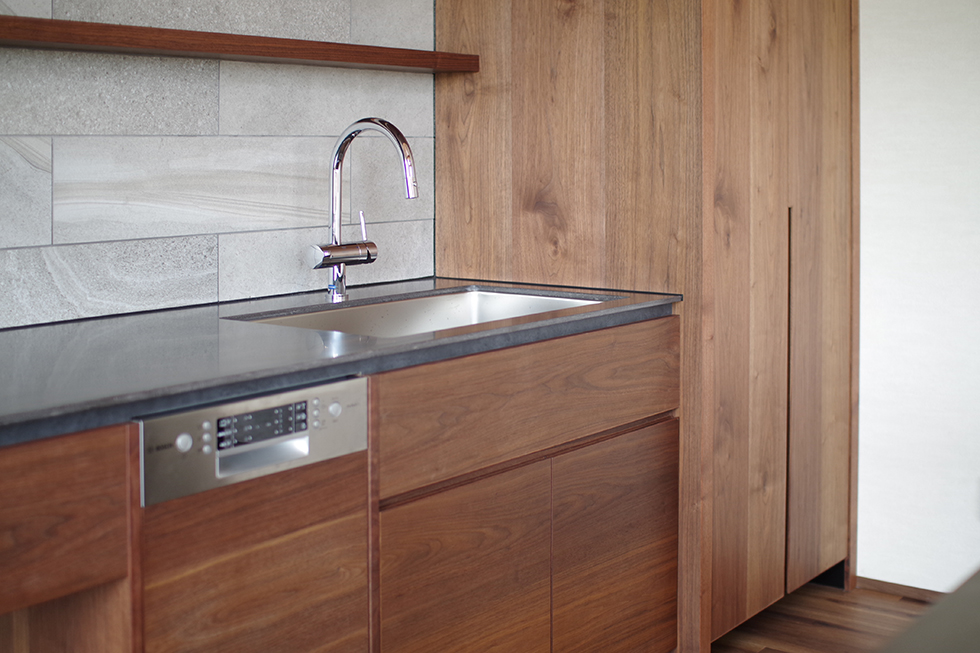 title: HOUSE 156 | Page No,168 | No.5 | sync-furniture | 株式会社 SYNC | 福岡県 家具工房 | オーダーメイドキッチン