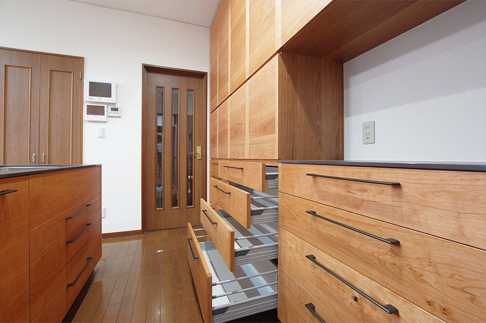 title: HOUSE 163 | Page No,176 | No.6 | sync-furniture | 株式会社 SYNC | 福岡県 家具工房 | オーダーメイドキッチン