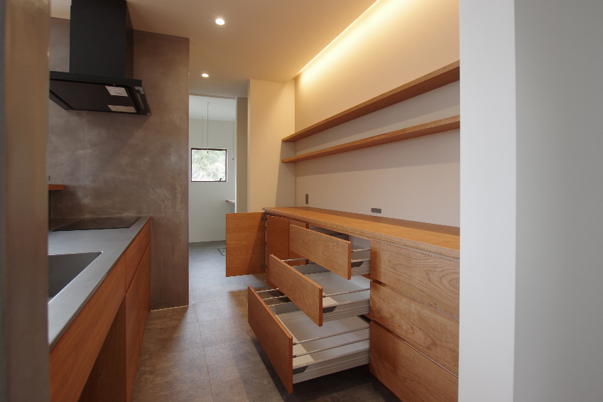 title: HOUSE 169 | Page No,182 | No.11 | sync-furniture | 株式会社 SYNC | 福岡県 家具工房 | オーダーメイドキッチン