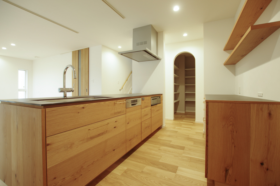title: HOUSE 172 | Page No,185 | No.5 | sync-furniture | 株式会社 SYNC | 福岡県 家具工房 | オーダーメイドキッチン