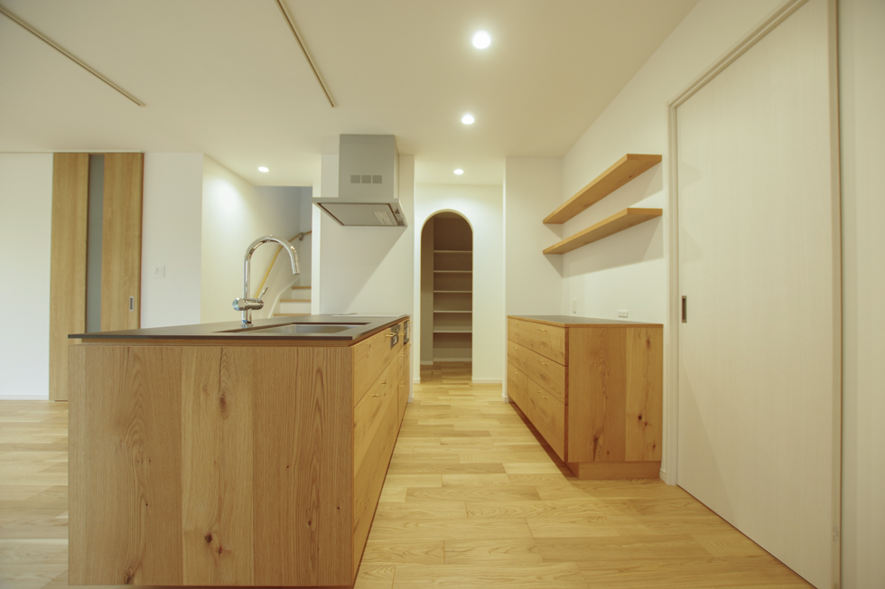 title: HOUSE 172 | Page No,185 | No.4 | sync-furniture | 株式会社 SYNC | 福岡県 家具工房 | オーダーメイドキッチン
