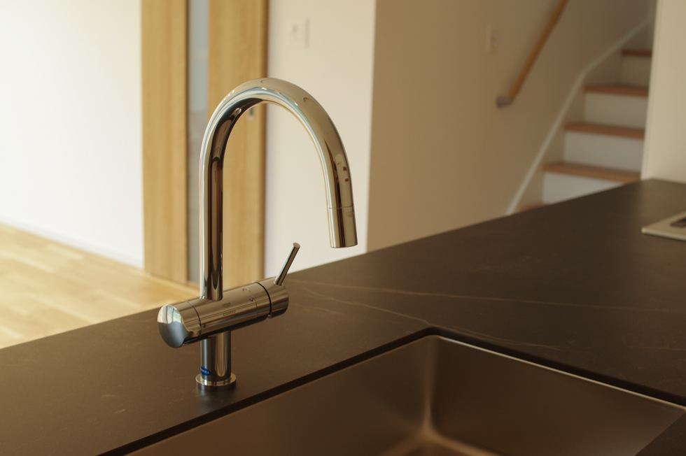 title: HOUSE 172 | Page No,185 | No.8 | sync-furniture | 株式会社 SYNC | 福岡県 家具工房 | オーダーメイドキッチン