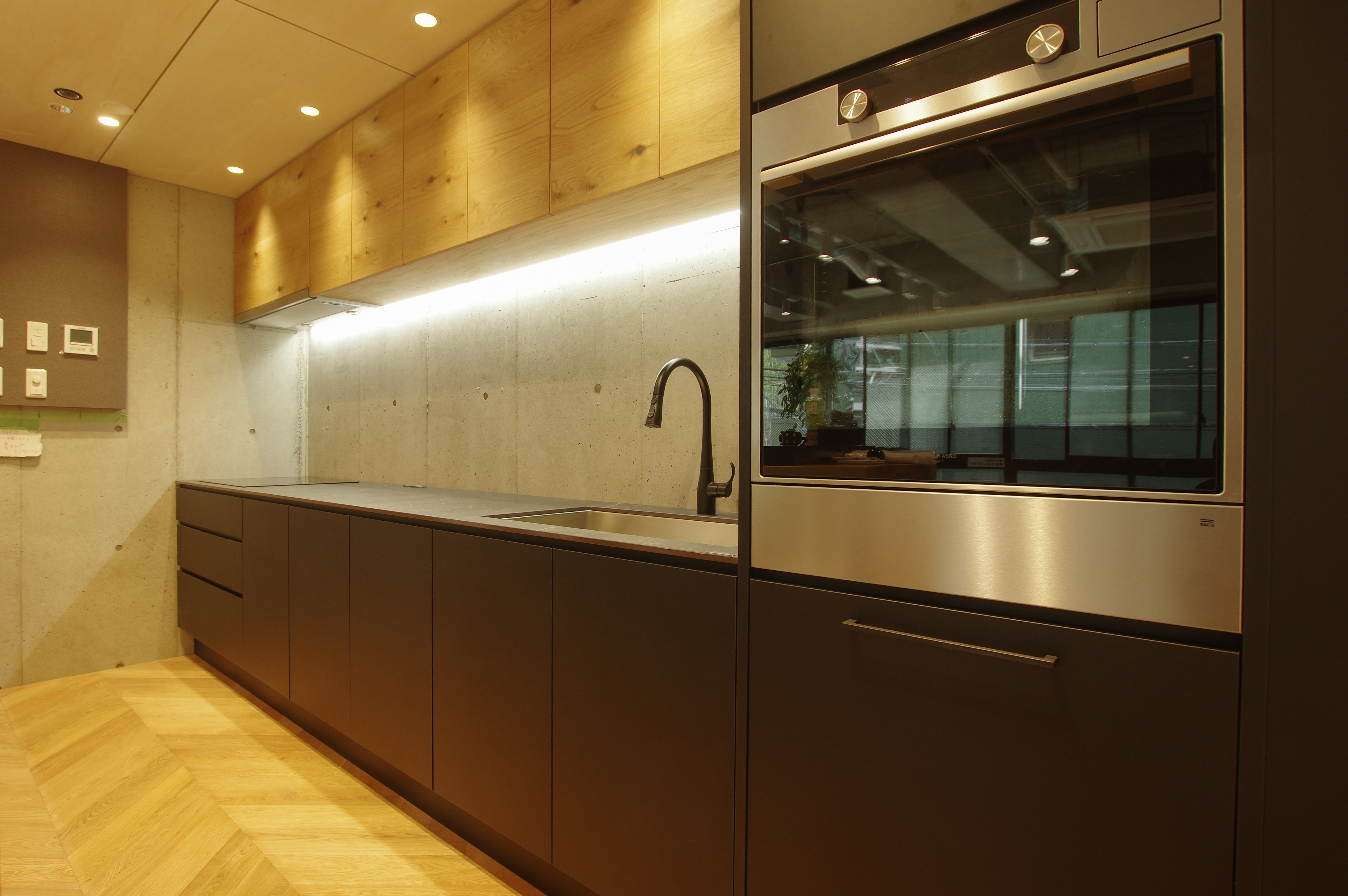 title: HOUSE 180 | Page No,193 | No.1 | sync-furniture | 株式会社 SYNC | 福岡県 家具工房 | オーダーメイドキッチン