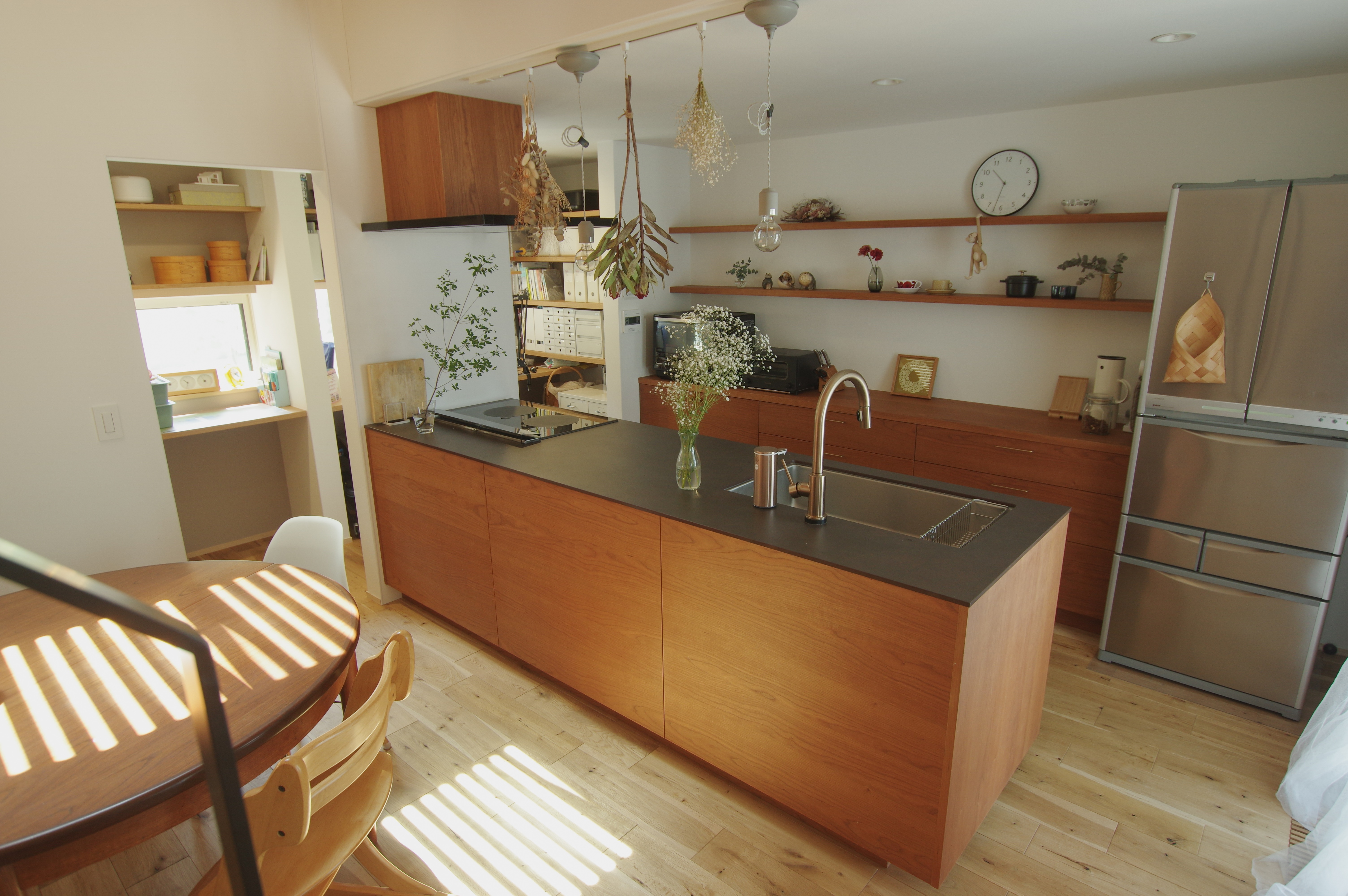 title: HOUSE 184 | Page No,197 | No.4 | sync-furniture | 株式会社 SYNC | 福岡県 家具工房 | オーダーメイドキッチン