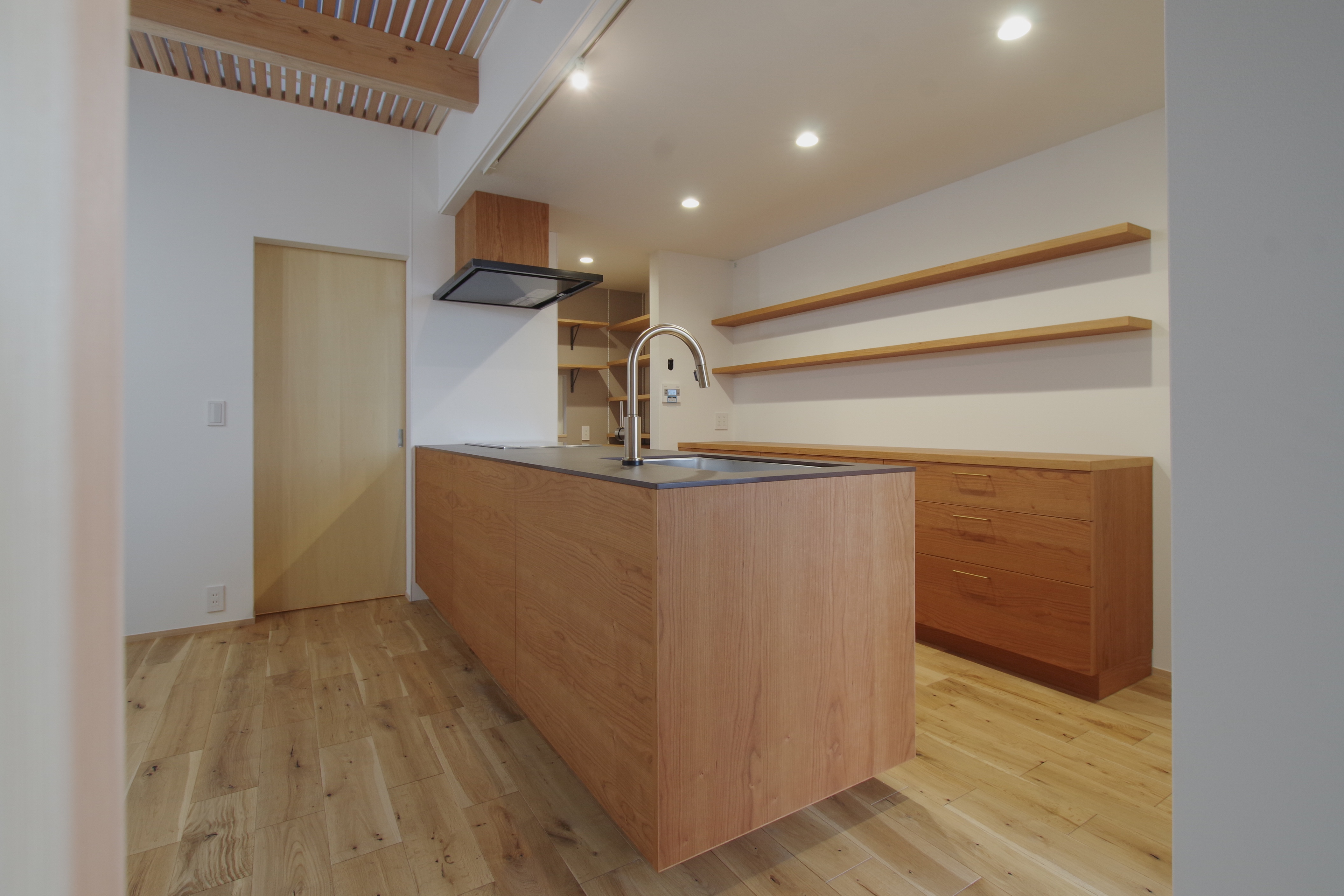 title: HOUSE 184 | Page No,197 | No.14 | sync-furniture | 株式会社 SYNC | 福岡県 家具工房 | オーダーメイドキッチン