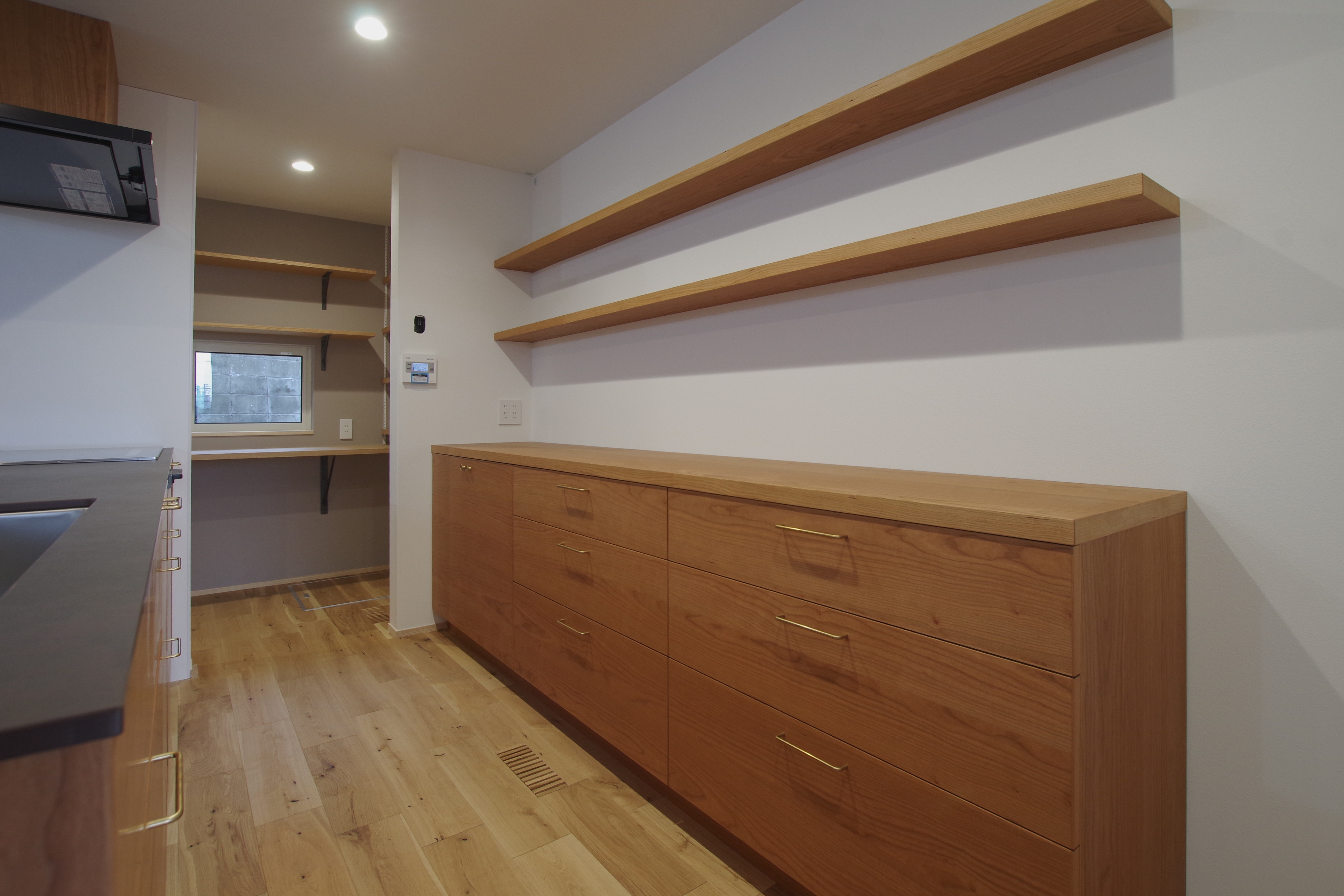 title: HOUSE 184 | Page No,197 | No.15 | sync-furniture | 株式会社 SYNC | 福岡県 家具工房 | オーダーメイドキッチン