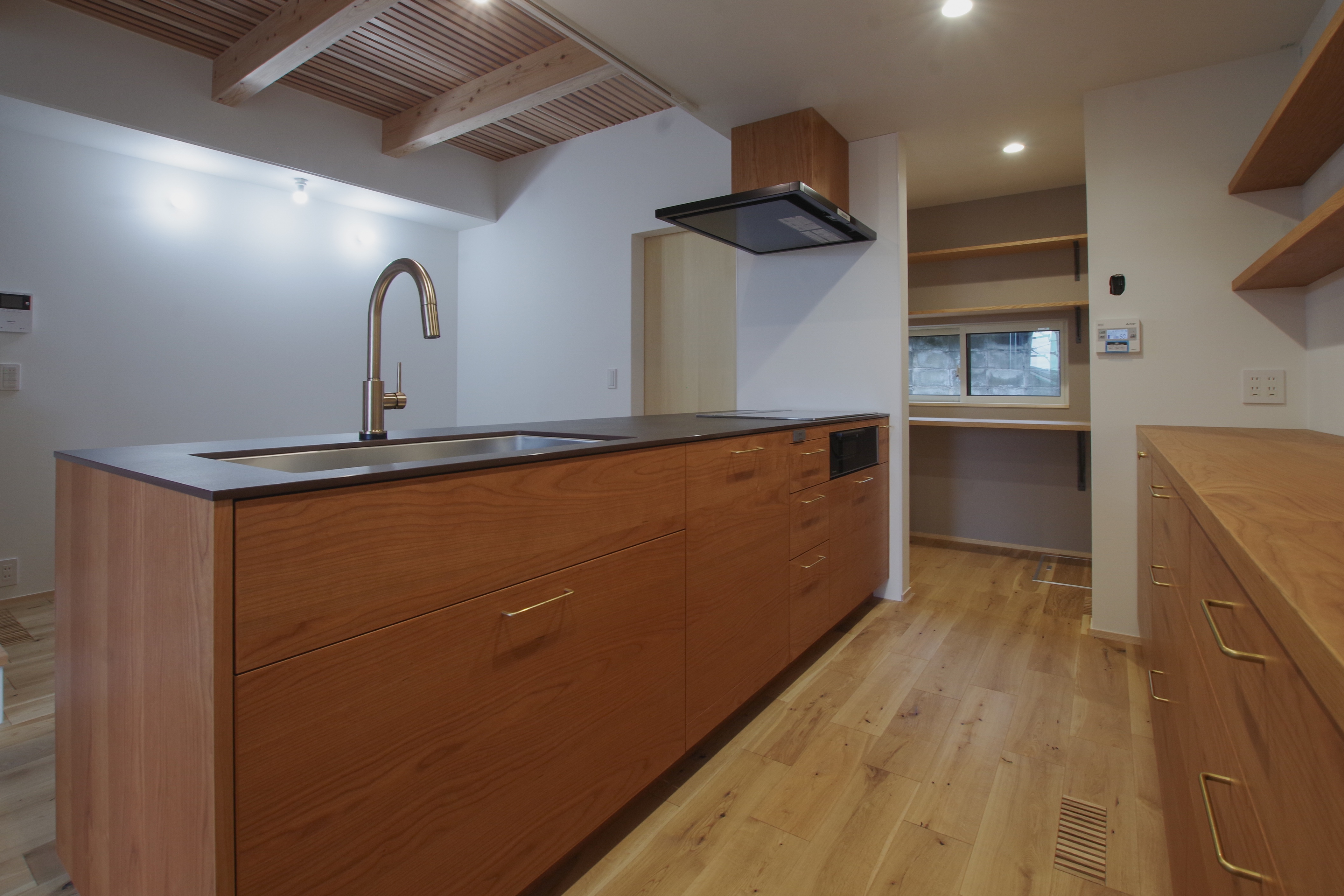 title: HOUSE 184 | Page No,197 | No.16 | sync-furniture | 株式会社 SYNC | 福岡県 家具工房 | オーダーメイドキッチン