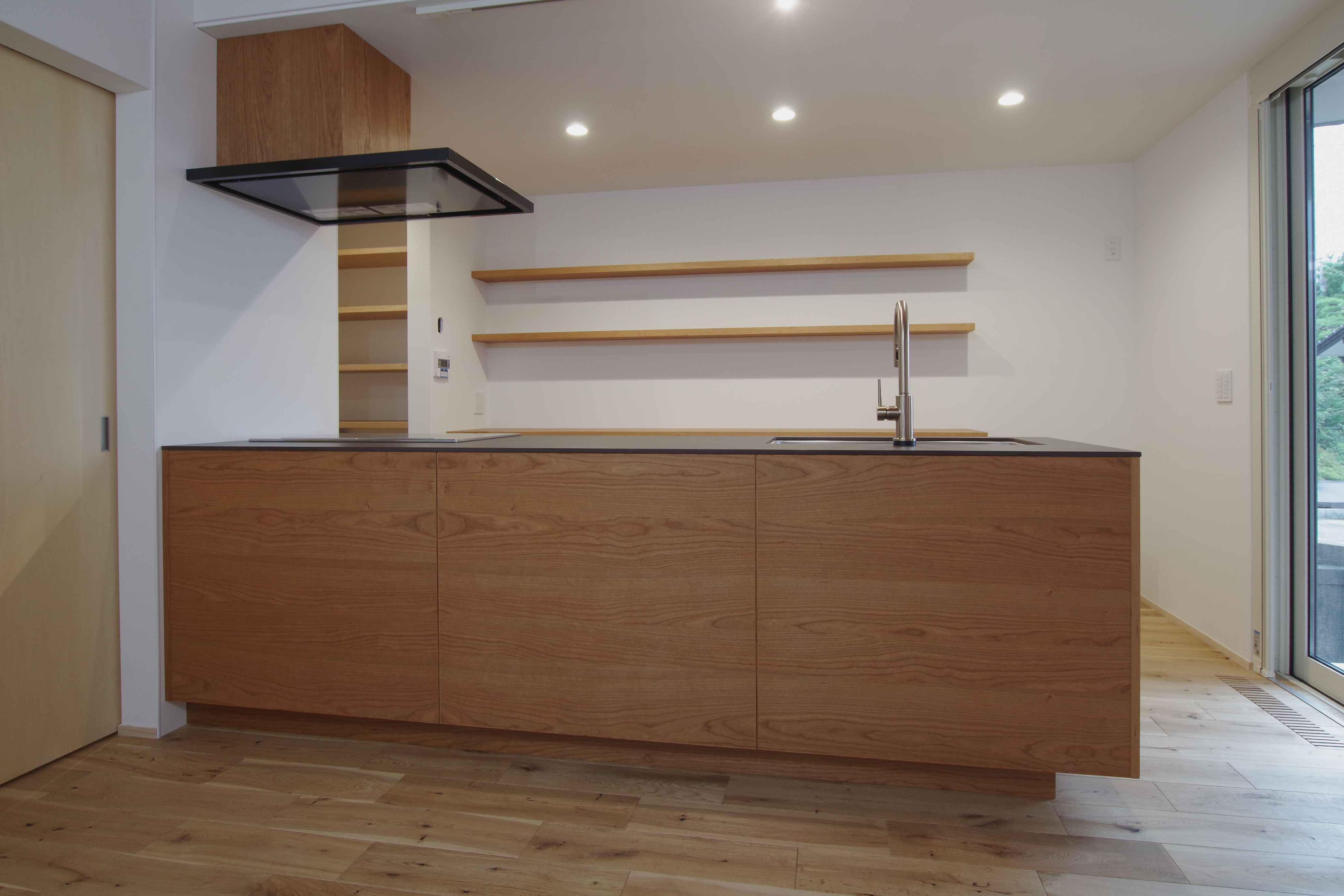 title: HOUSE 184 | Page No,197 | No.13 | sync-furniture | 株式会社 SYNC | 福岡県 家具工房 | オーダーメイドキッチン