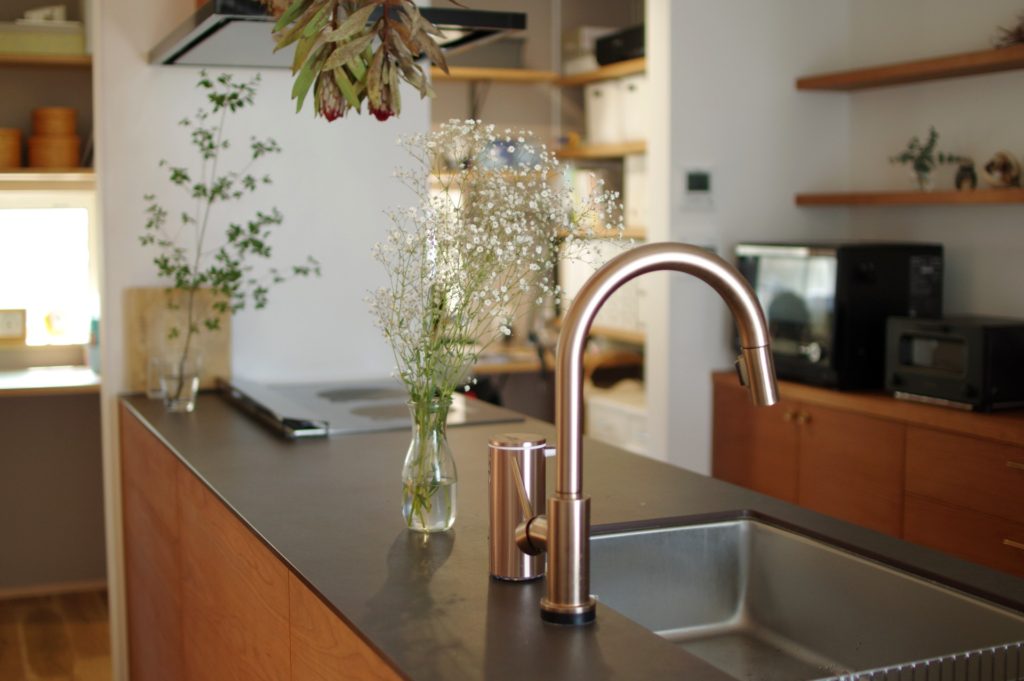 title: HOUSE 184 | Page No,197 | No.6 | sync-furniture | 株式会社 SYNC | 福岡県 家具工房 | オーダーメイドキッチン