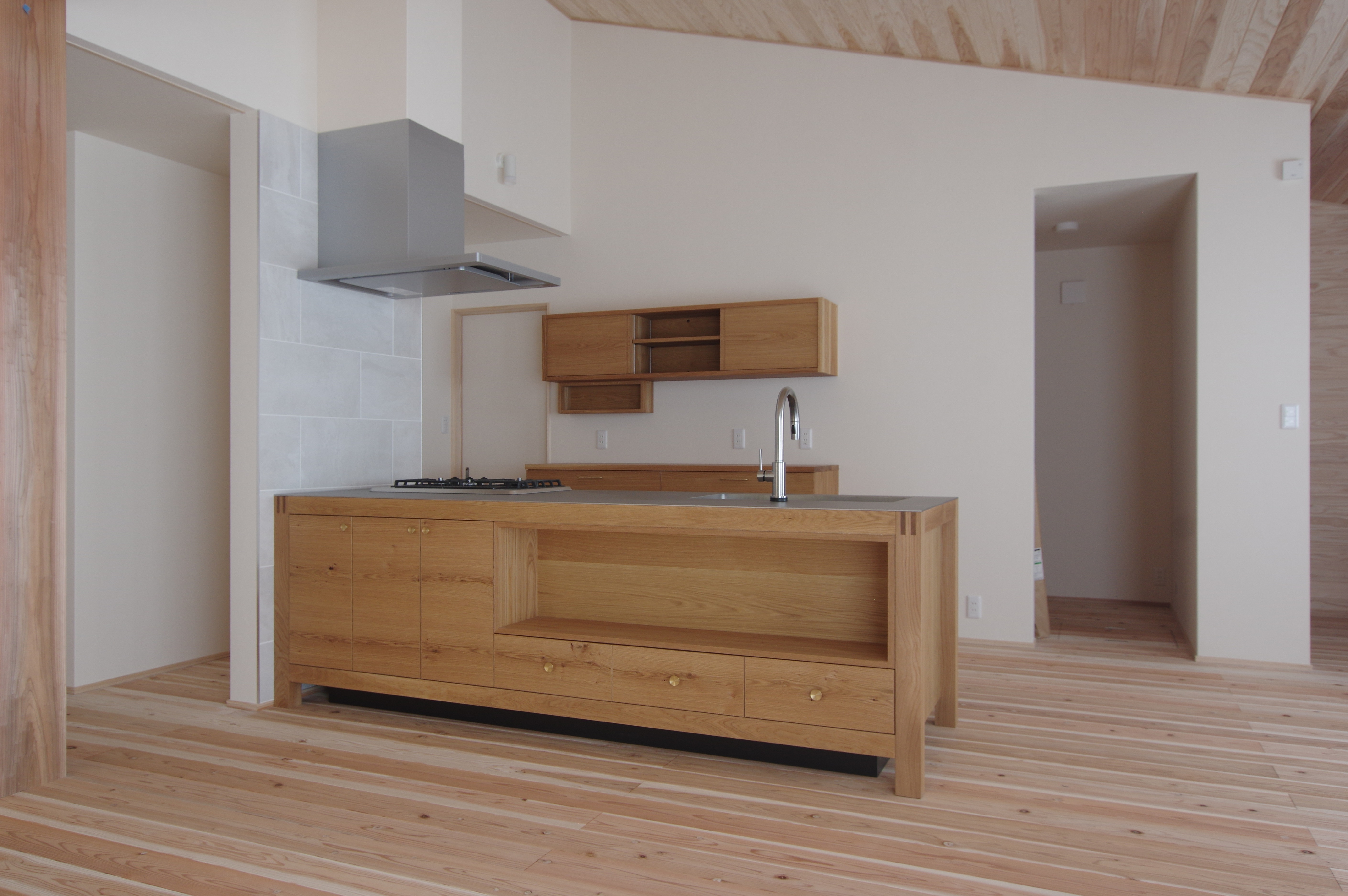 title: HOUSE 192 | Page No,205 | No.2 | sync-furniture | 株式会社 SYNC | 福岡県 家具工房 | オーダーメイドキッチン