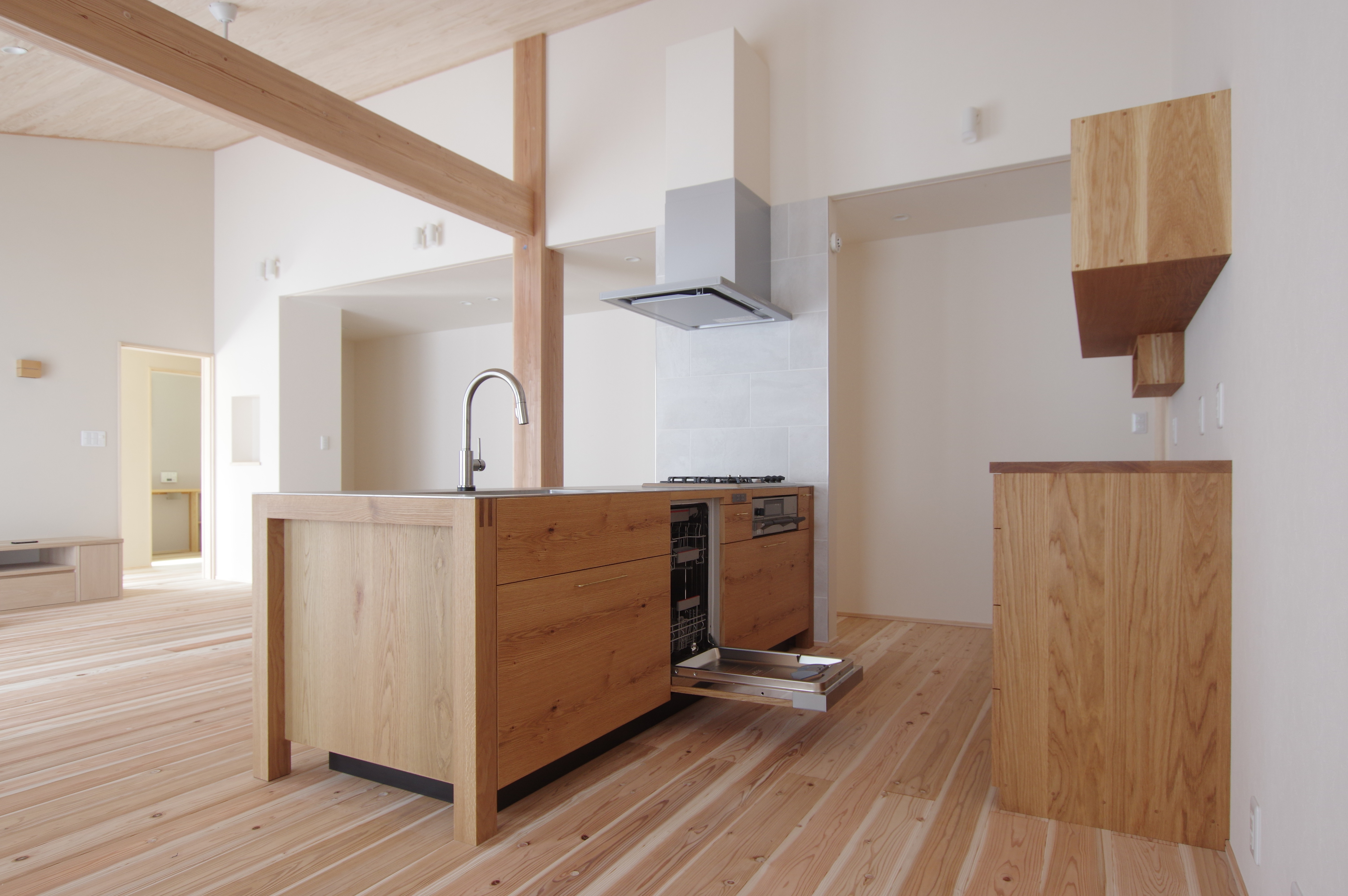 title: HOUSE 192 | Page No,205 | No.6 | sync-furniture | 株式会社 SYNC | 福岡県 家具工房 | オーダーメイドキッチン