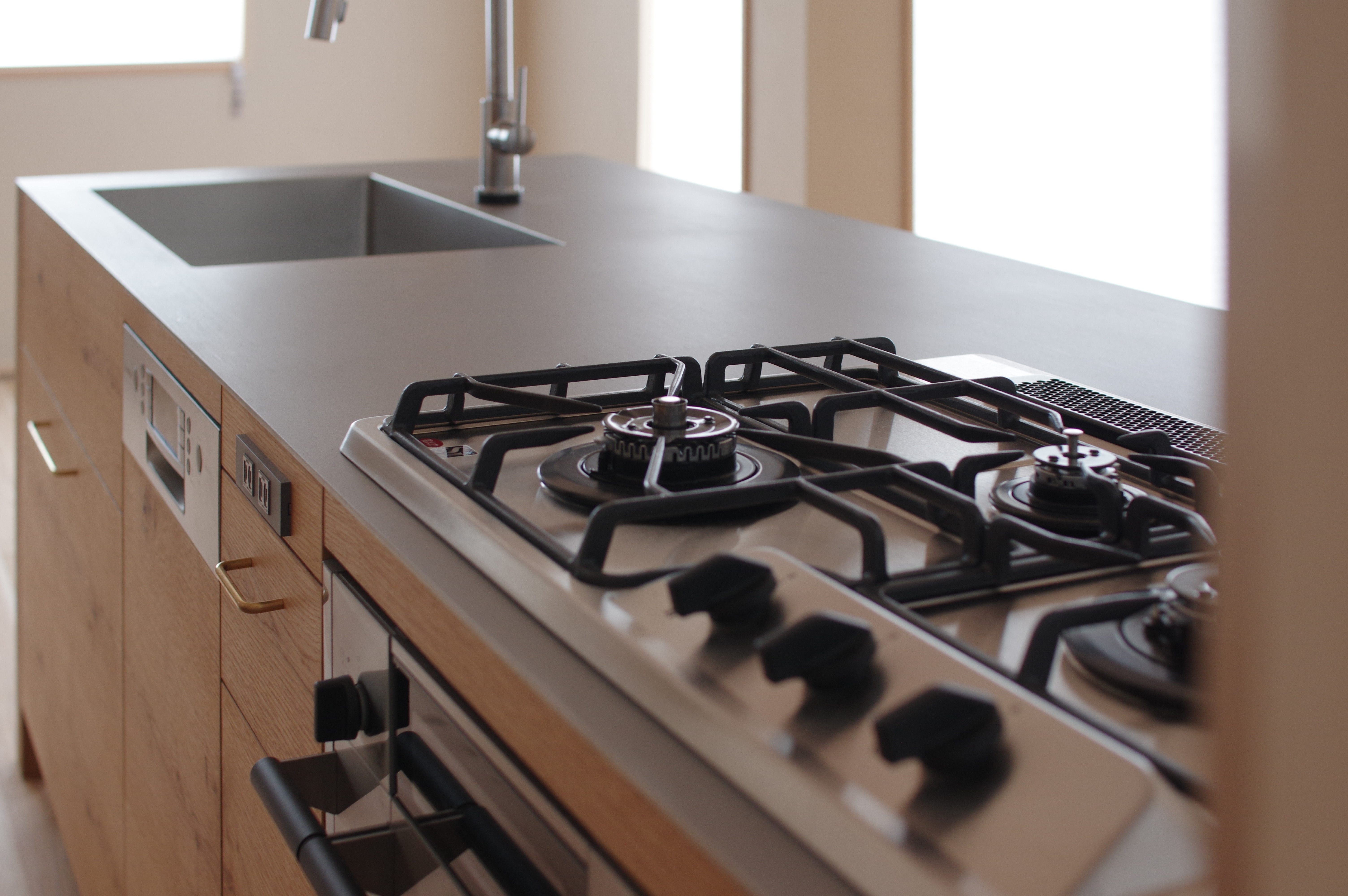 title: HOUSE 192 | Page No,205 | No.9 | sync-furniture | 株式会社 SYNC | 福岡県 家具工房 | オーダーメイドキッチン