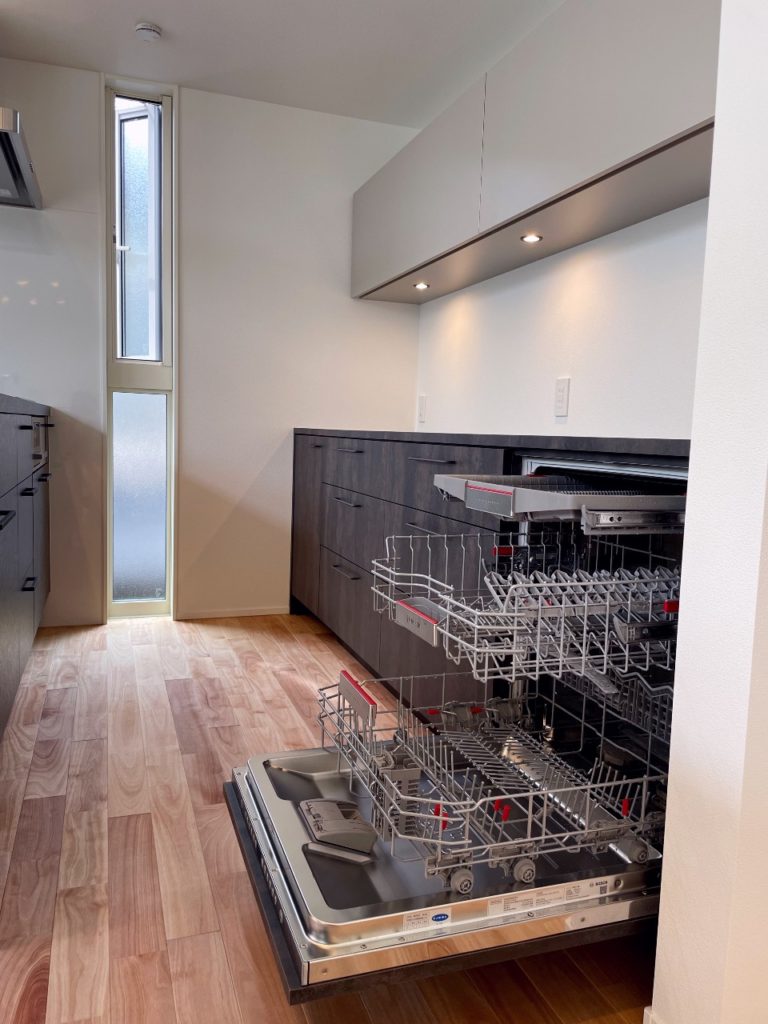 title: HOUSE 191 | Page No,204 | No.6 | sync-furniture | 株式会社 SYNC | 福岡県 家具工房 | オーダーメイドキッチン