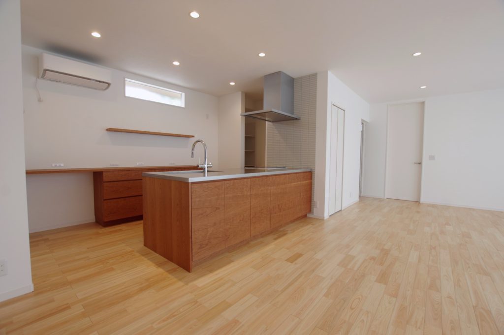 title: HOUSE 195 | Page No,208 | No.1 | sync-furniture | 株式会社 SYNC | 福岡県 家具工房 | オーダーメイドキッチン